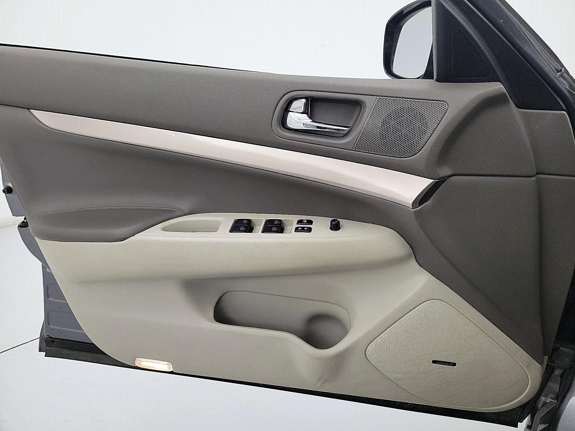 Thumbnail: 2015 INFINITI  - 12