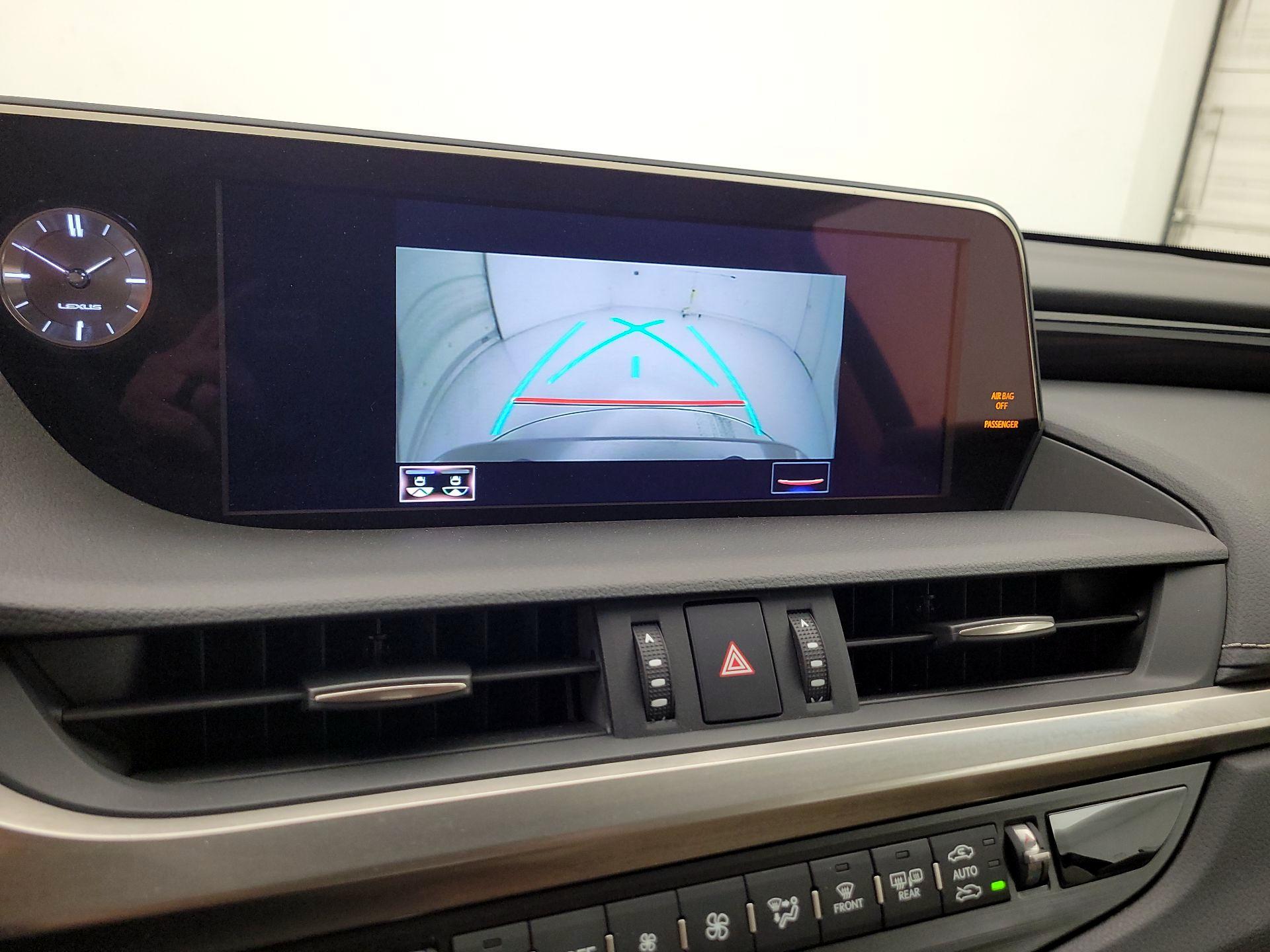 Thumbnail: 2019 Lexus ES - 14