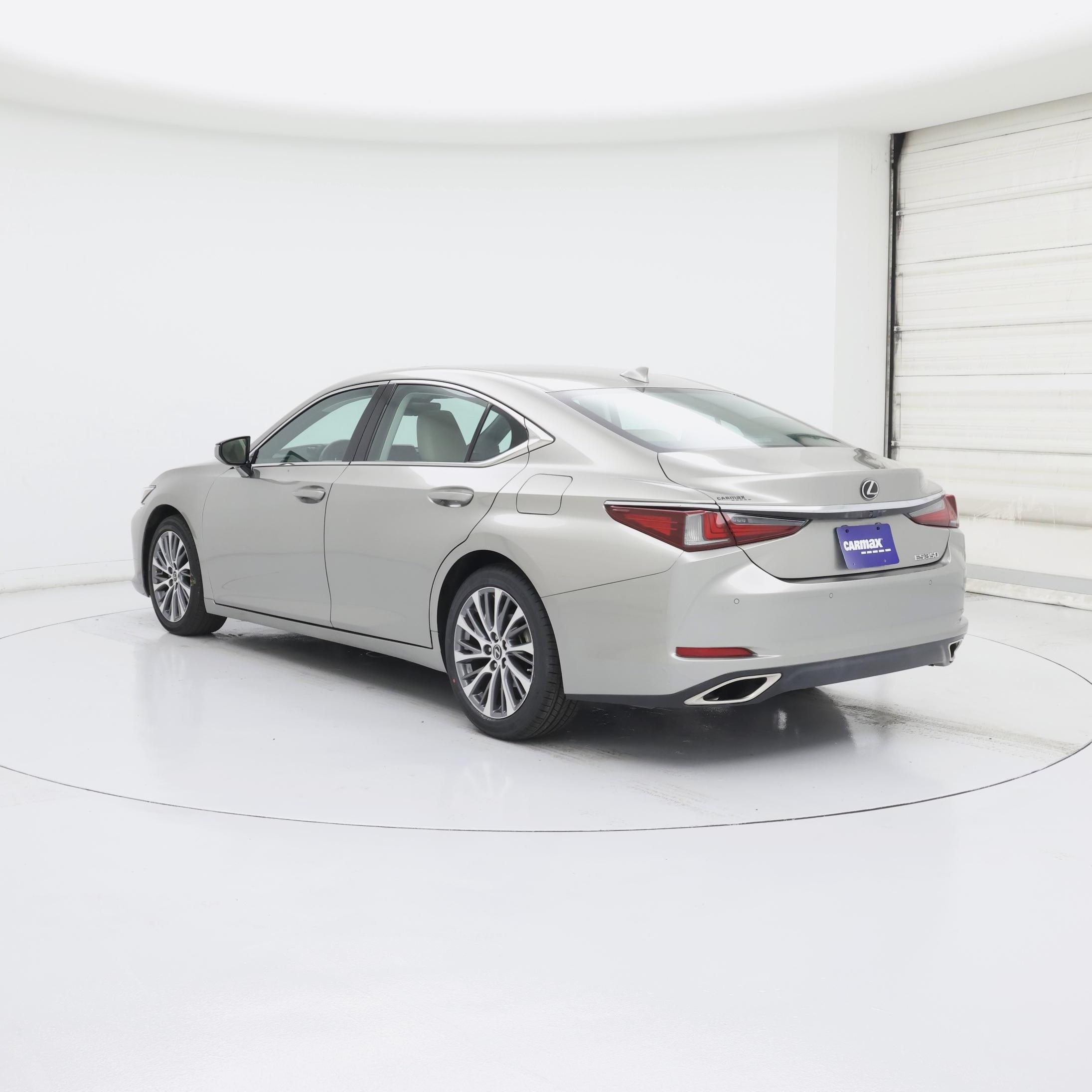 Thumbnail: 2019 Lexus ES - 2