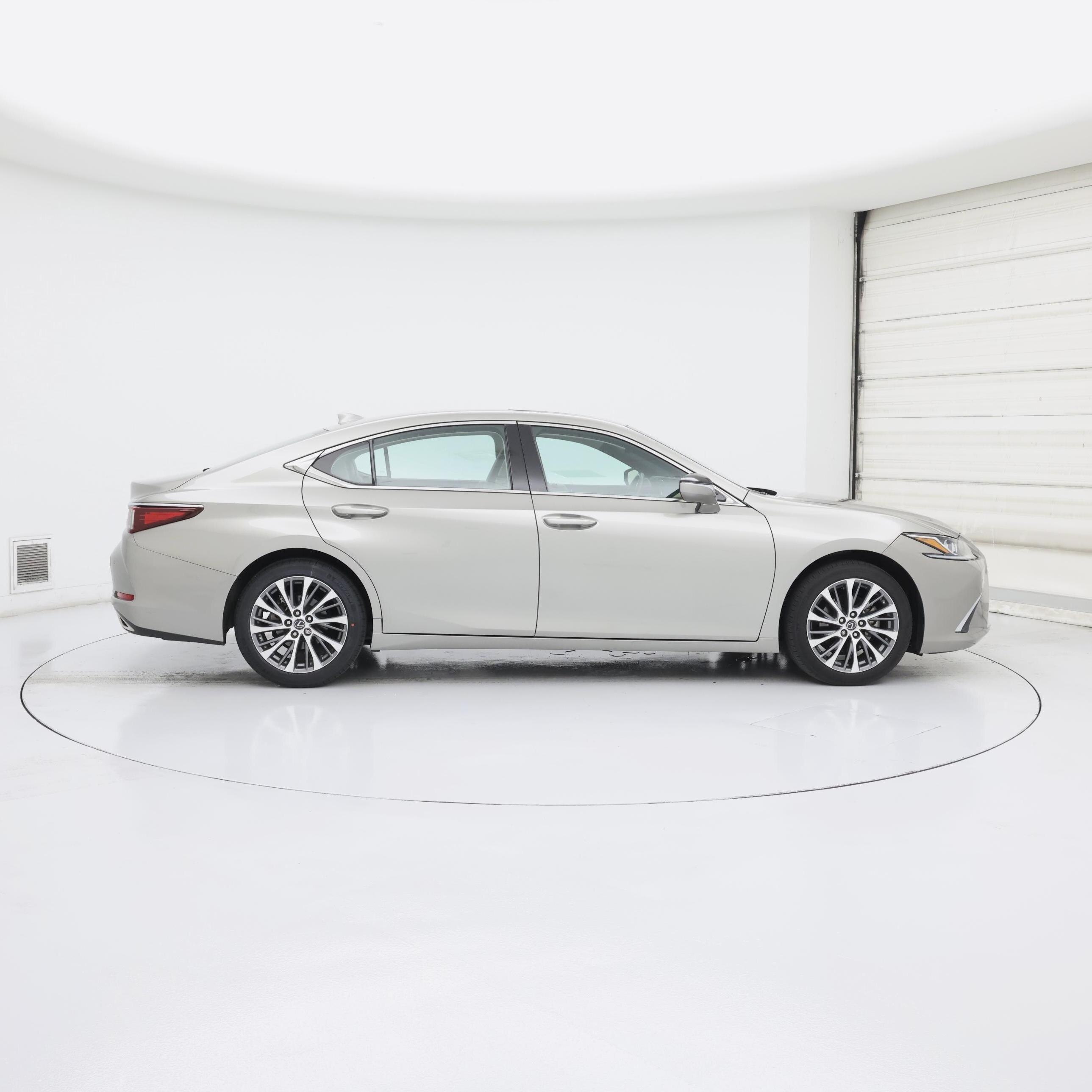 Thumbnail: 2019 Lexus ES - 7