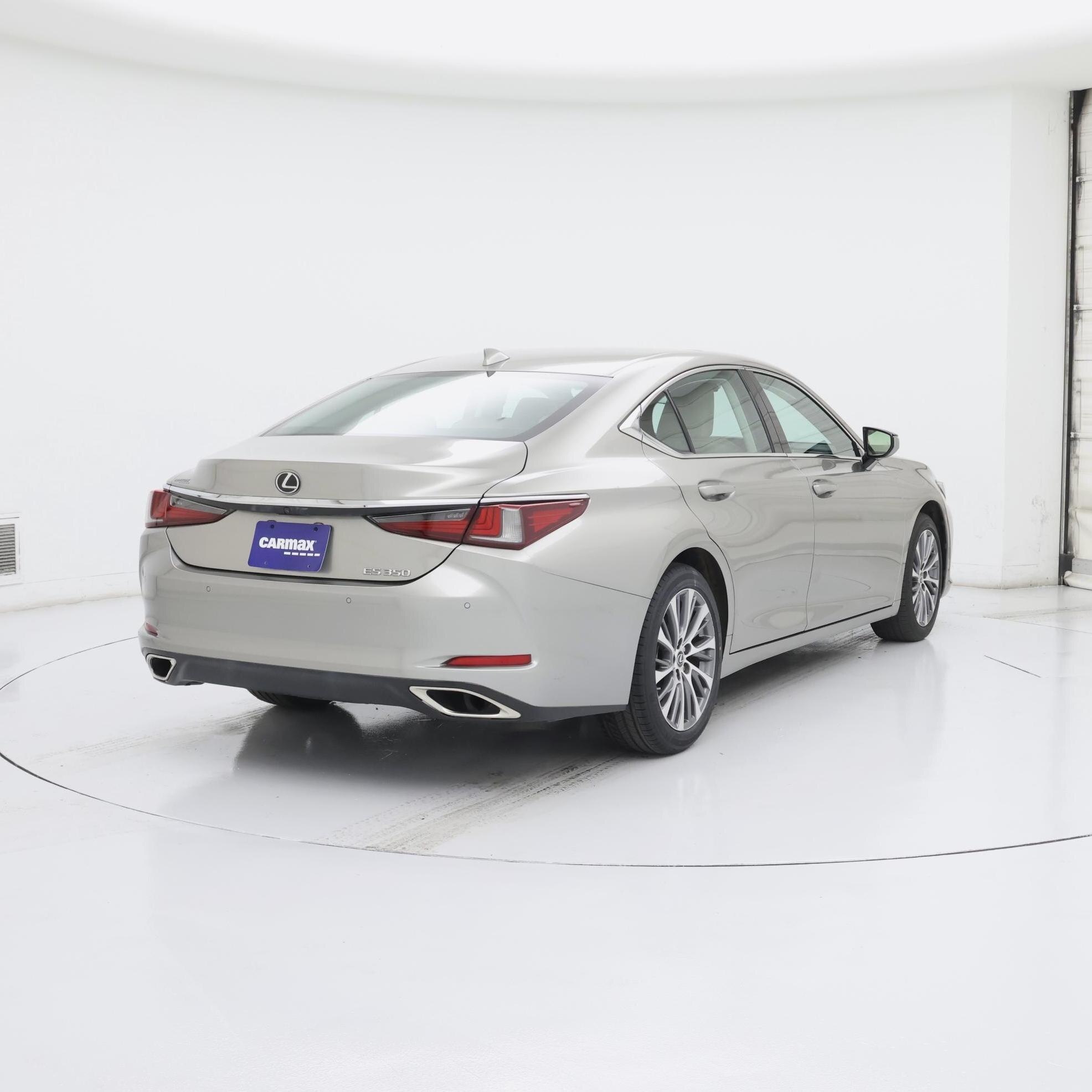 Thumbnail: 2019 Lexus ES - 8