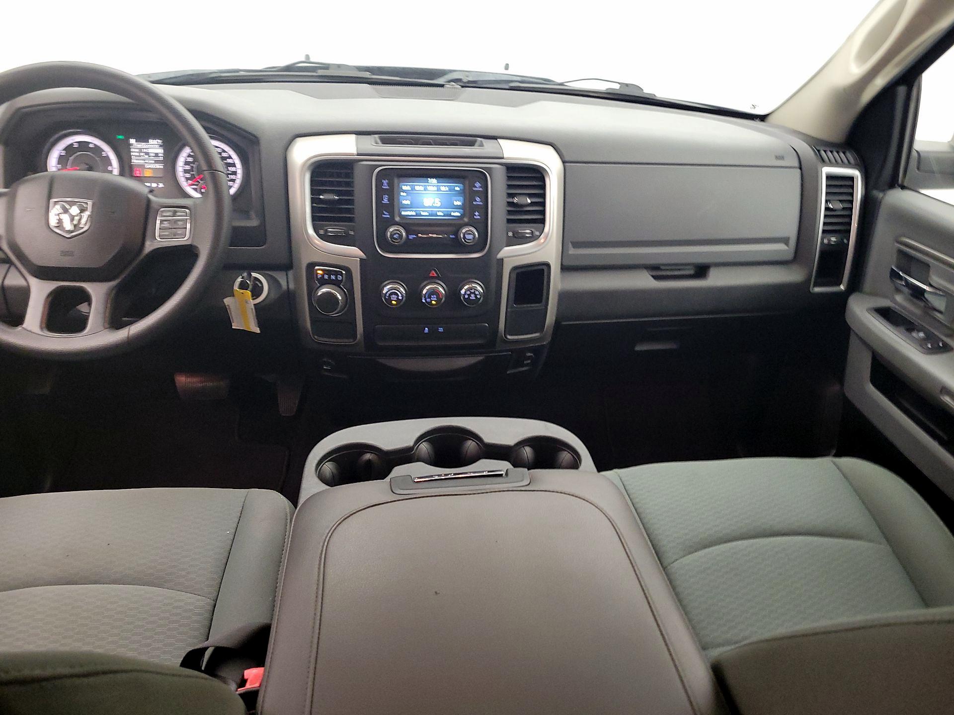 Thumbnail: 2020 RAM 1500 Classic - 9