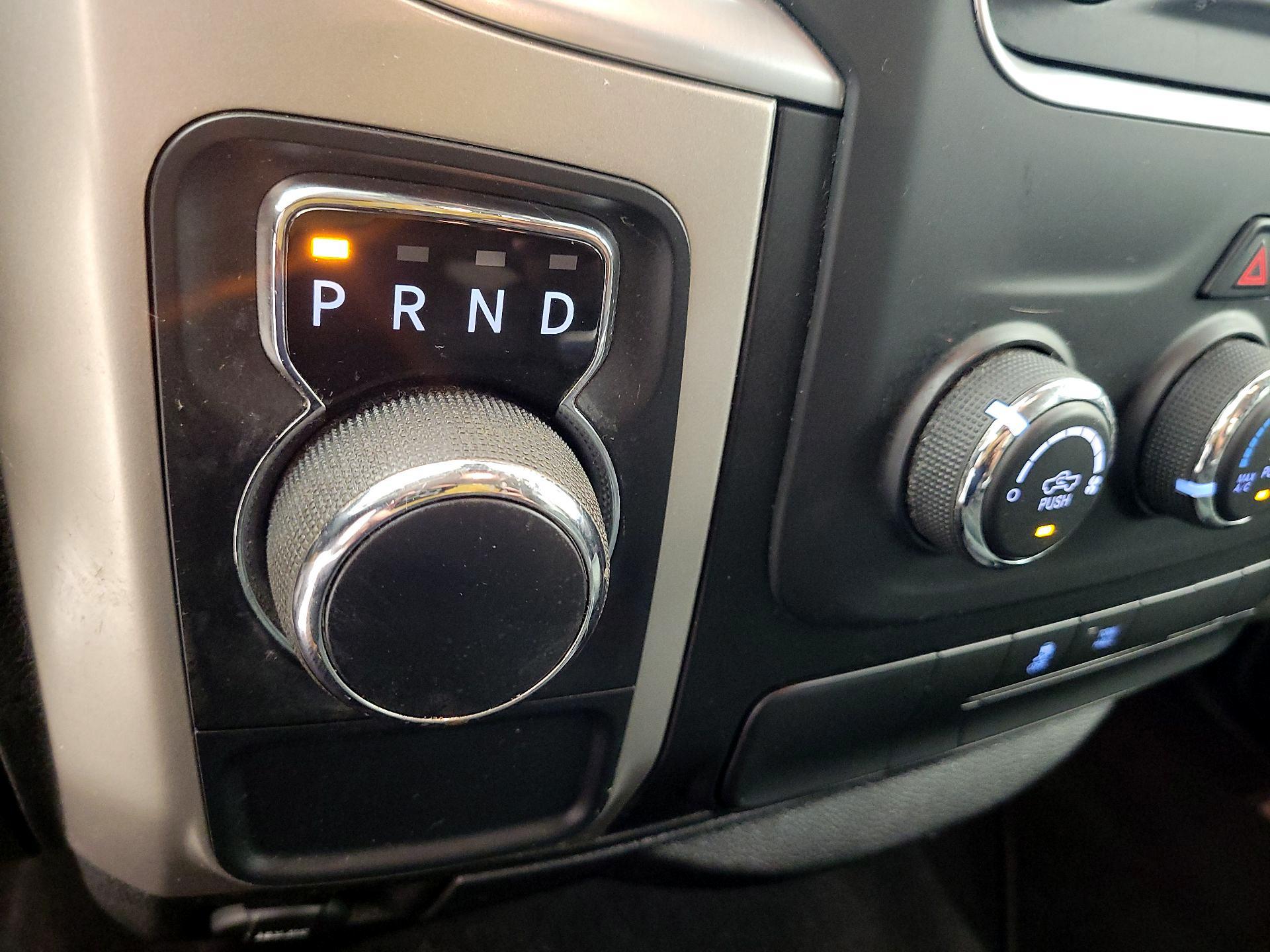 Thumbnail: 2020 RAM 1500 Classic - 17