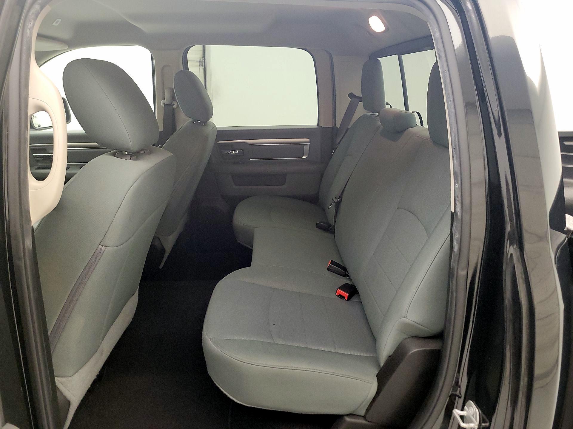 Thumbnail: 2020 RAM 1500 Classic - 19