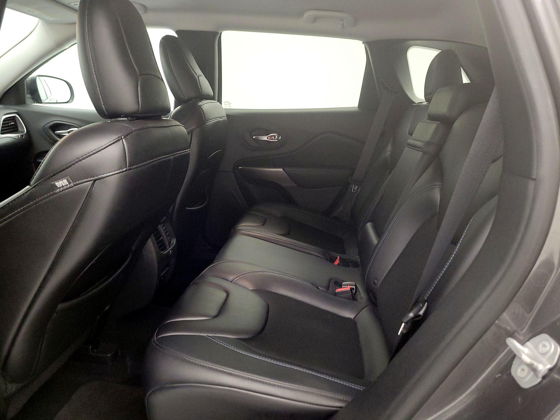 Thumbnail: 2019 Jeep Cherokee - 19