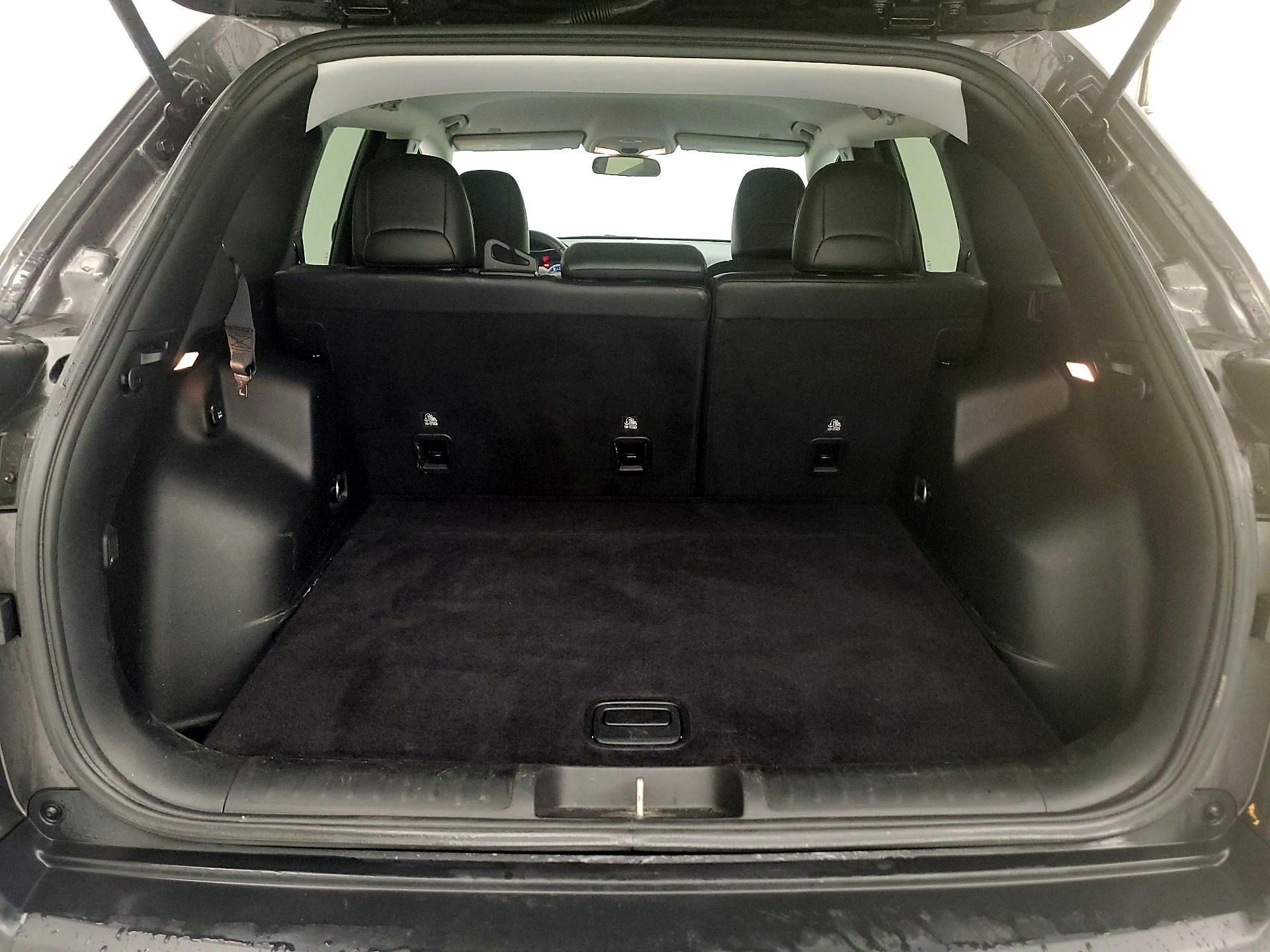 Thumbnail: 2019 Jeep Cherokee - 20