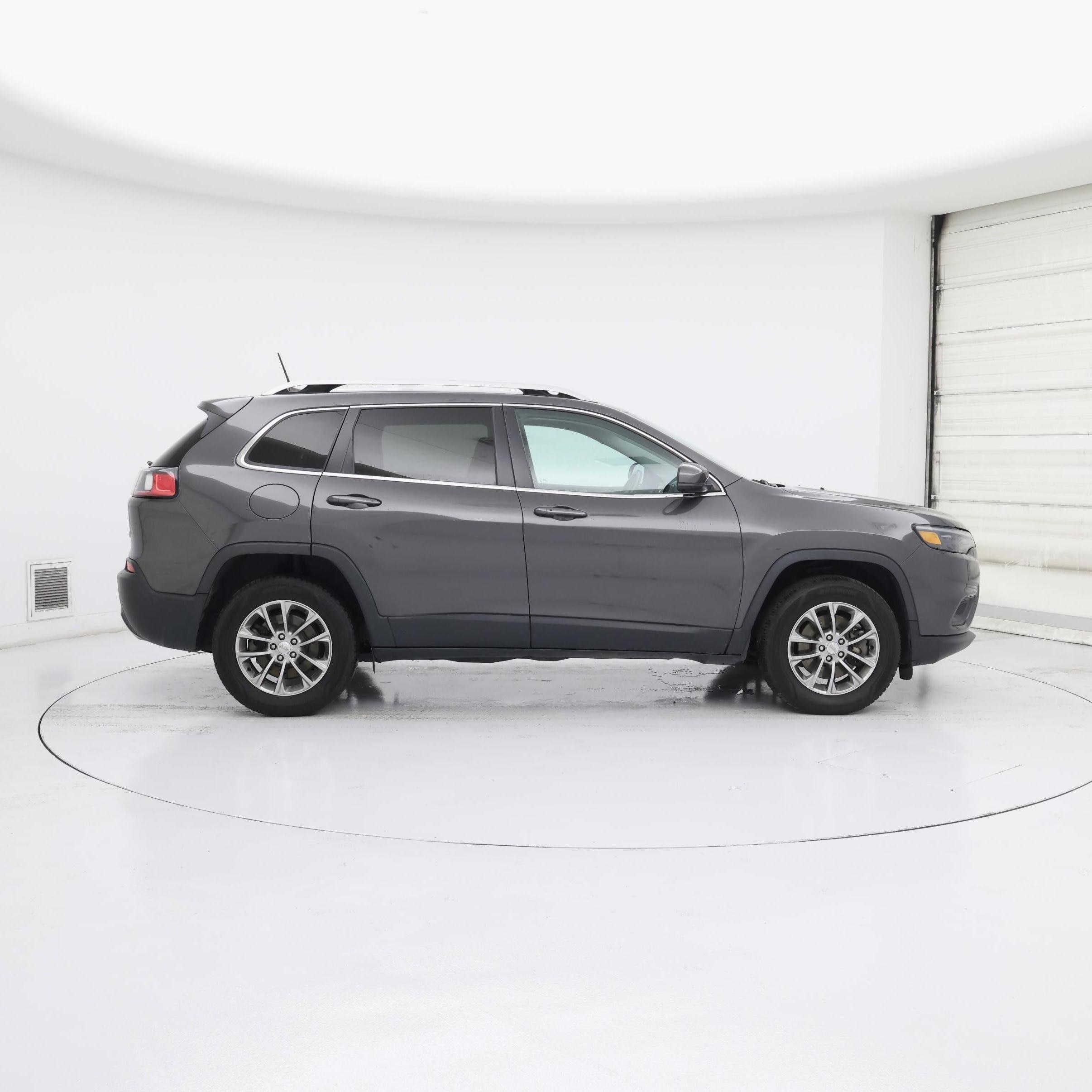 Thumbnail: 2019 Jeep Cherokee - 7