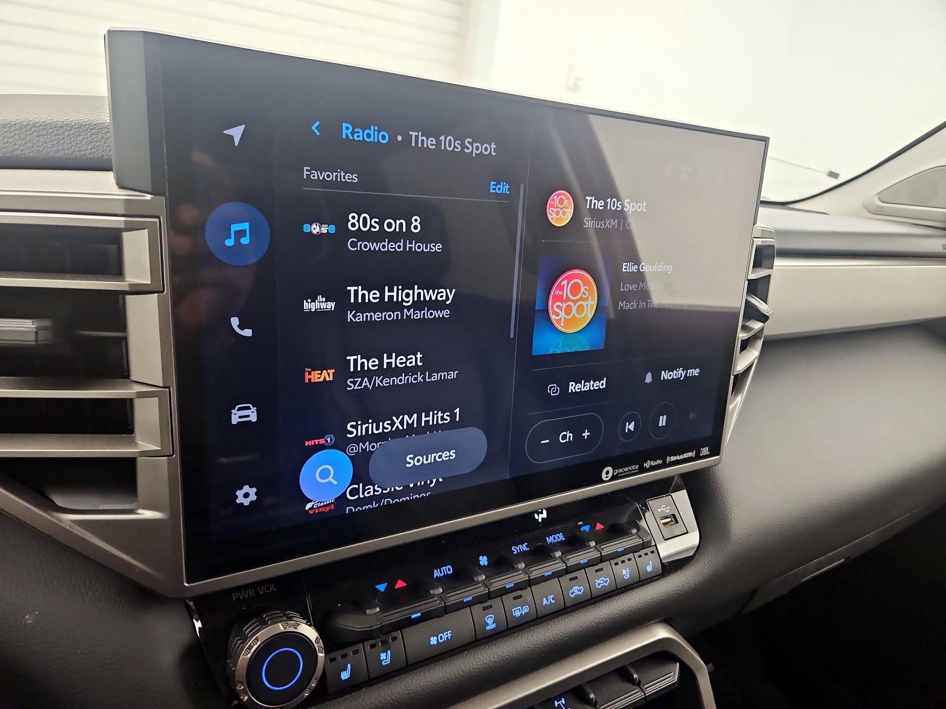 Thumbnail: 2023 Toyota Tundra - 15