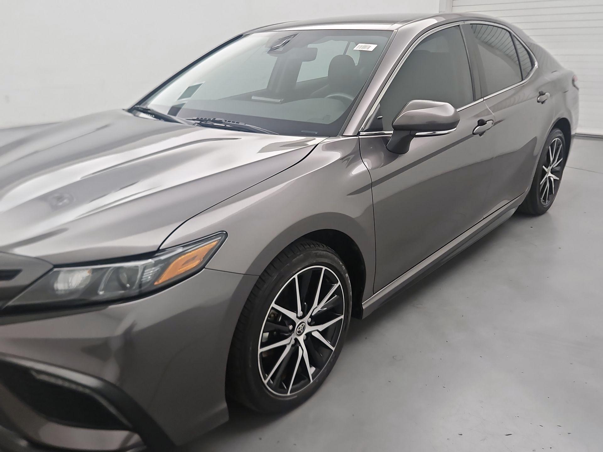 Thumbnail: 2022 Toyota Camry - 3