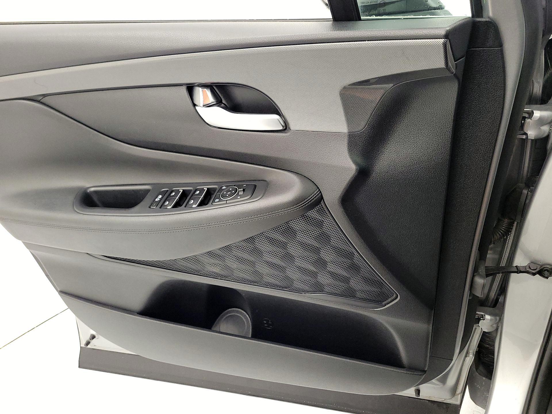 Thumbnail: 2022 Hyundai Santa Fe - 12