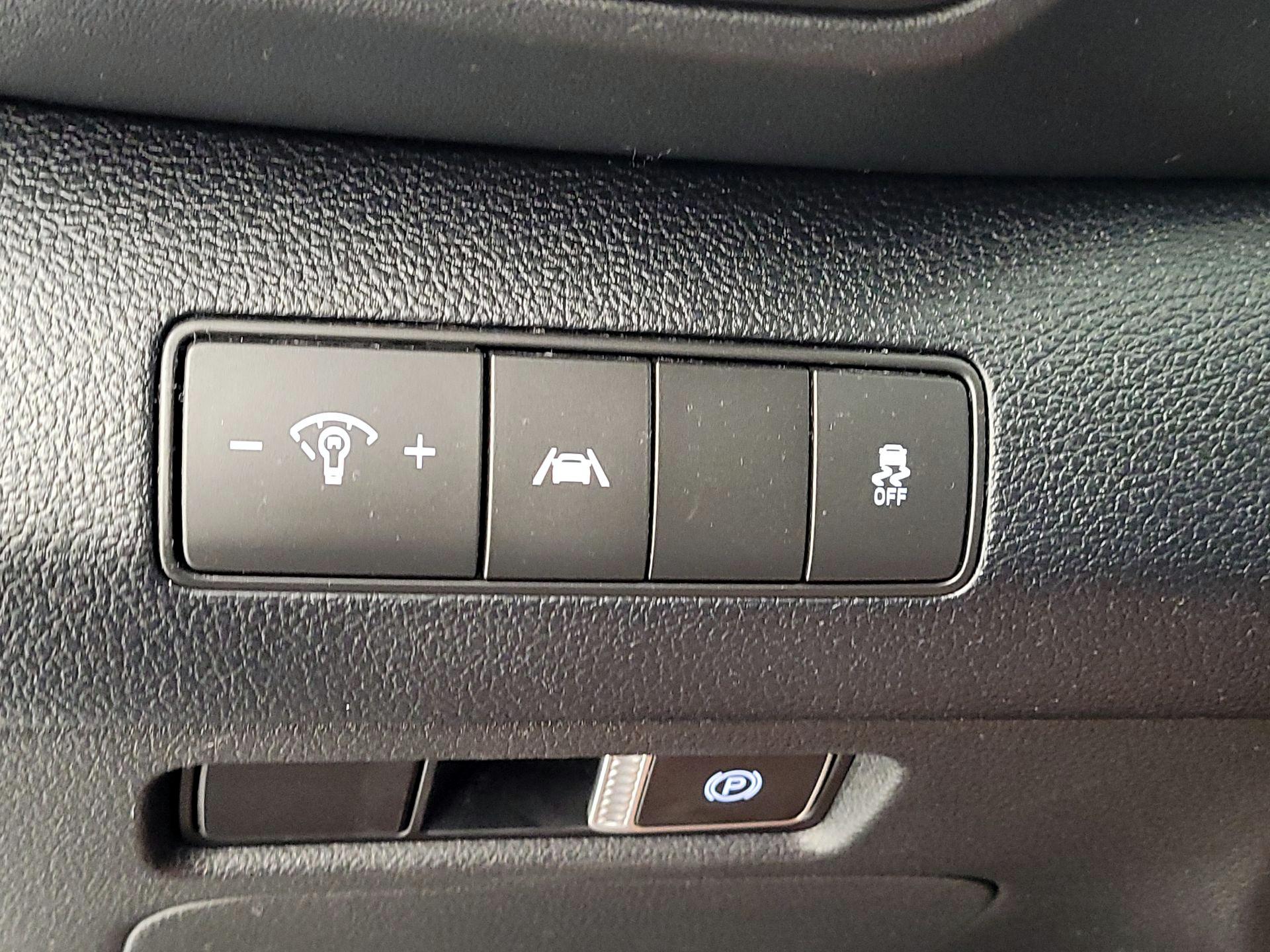 Thumbnail: 2022 Hyundai Santa Fe - 13