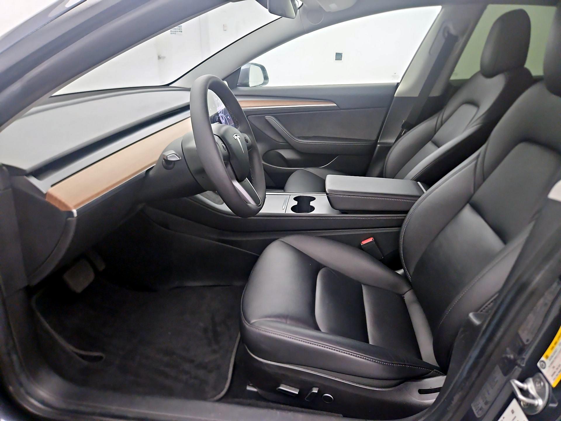 Thumbnail: 2022 Tesla Model 3 - 11