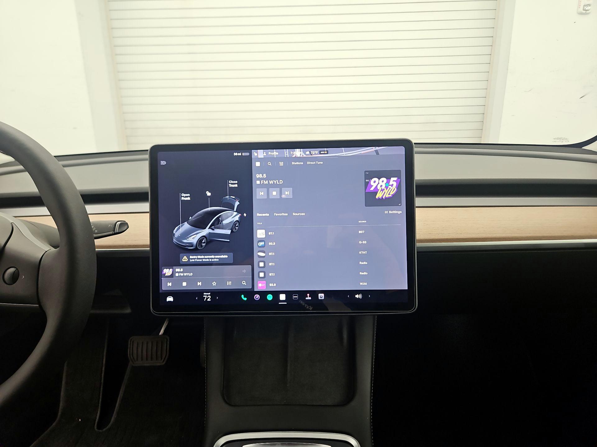 Thumbnail: 2022 Tesla Model 3 - 14