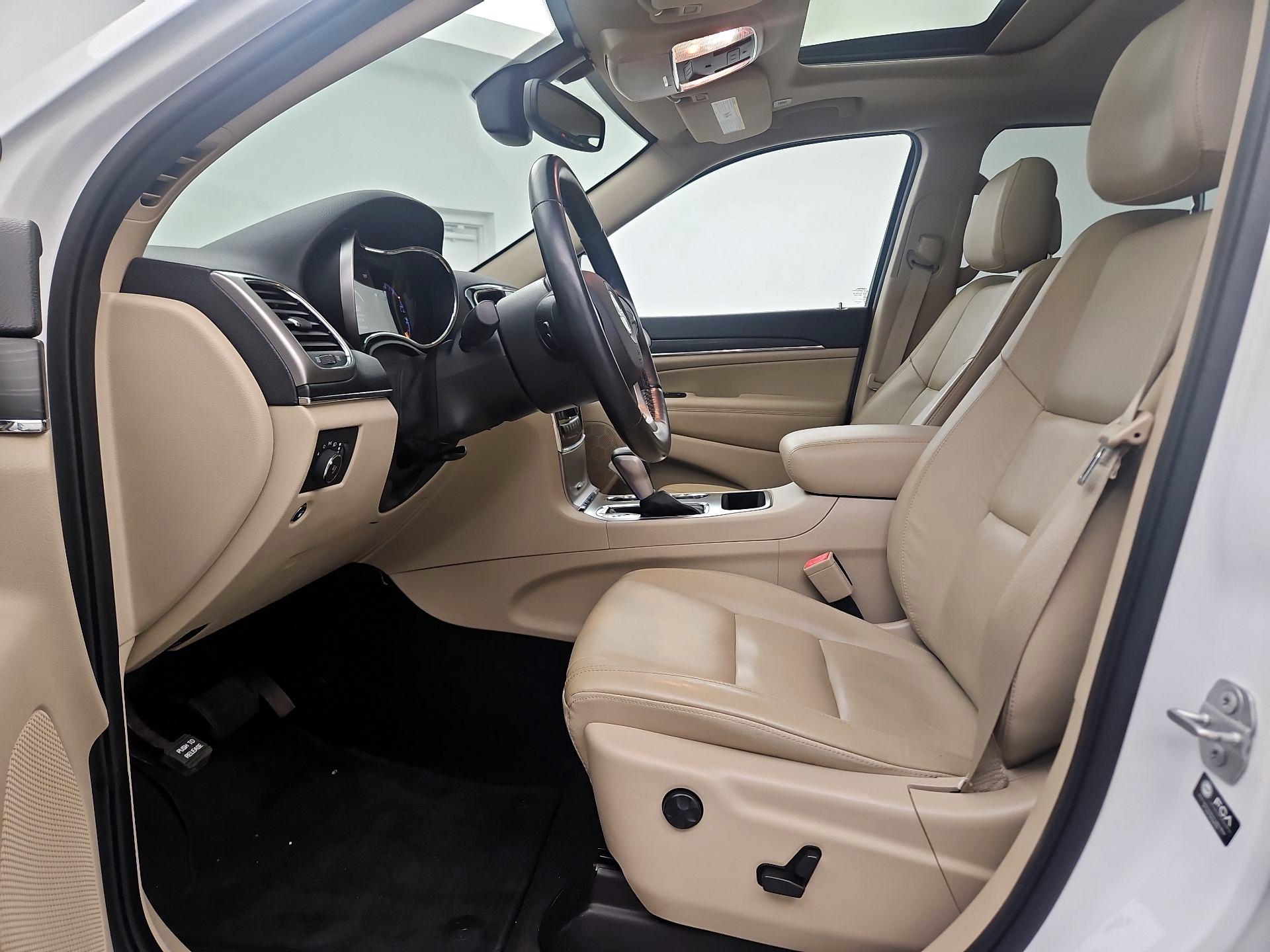 Thumbnail: 2022 Jeep Grand Cherokee - 11