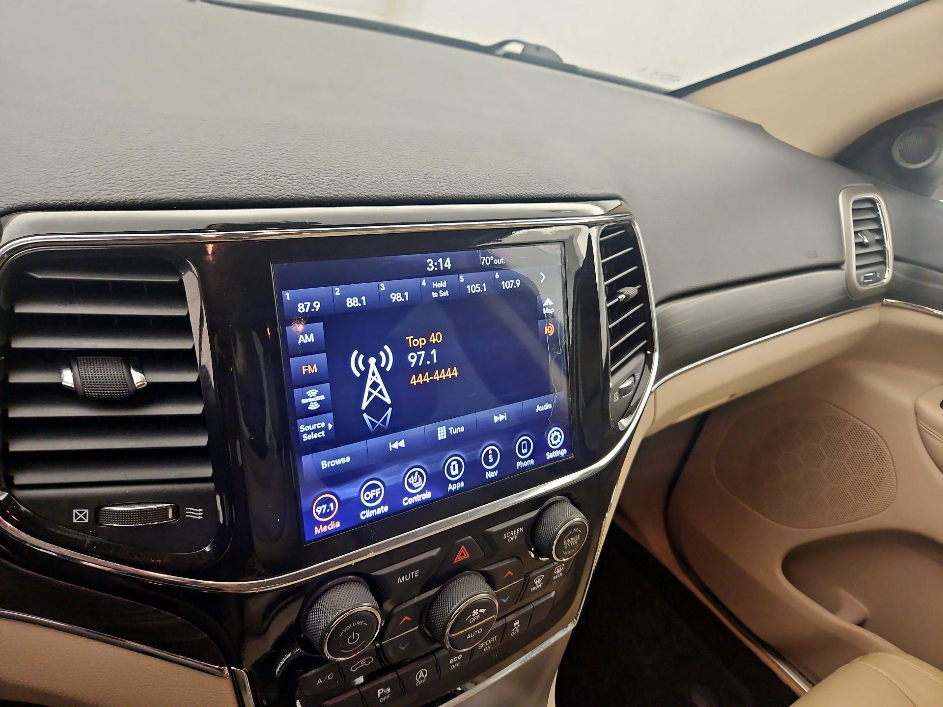 Thumbnail: 2022 Jeep Grand Cherokee - 16