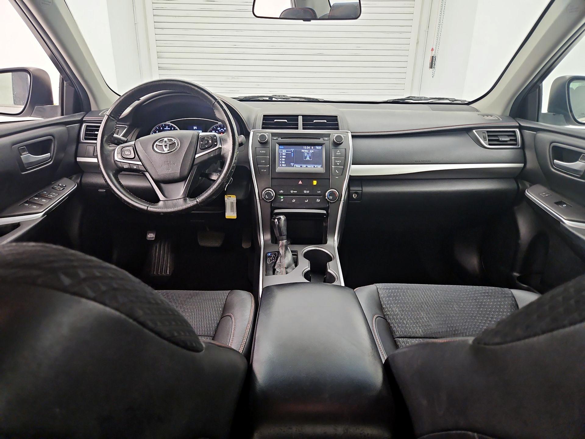 Thumbnail: 2015 Toyota Camry - 9