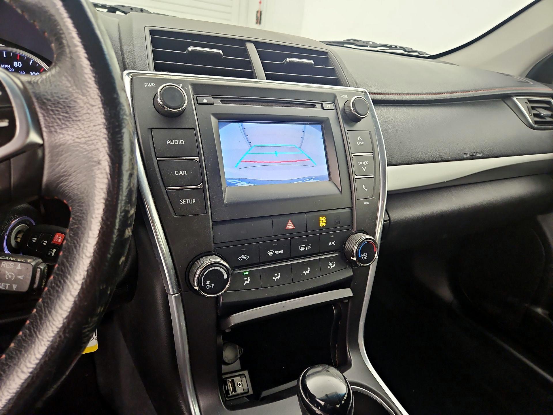Thumbnail: 2015 Toyota Camry - 14