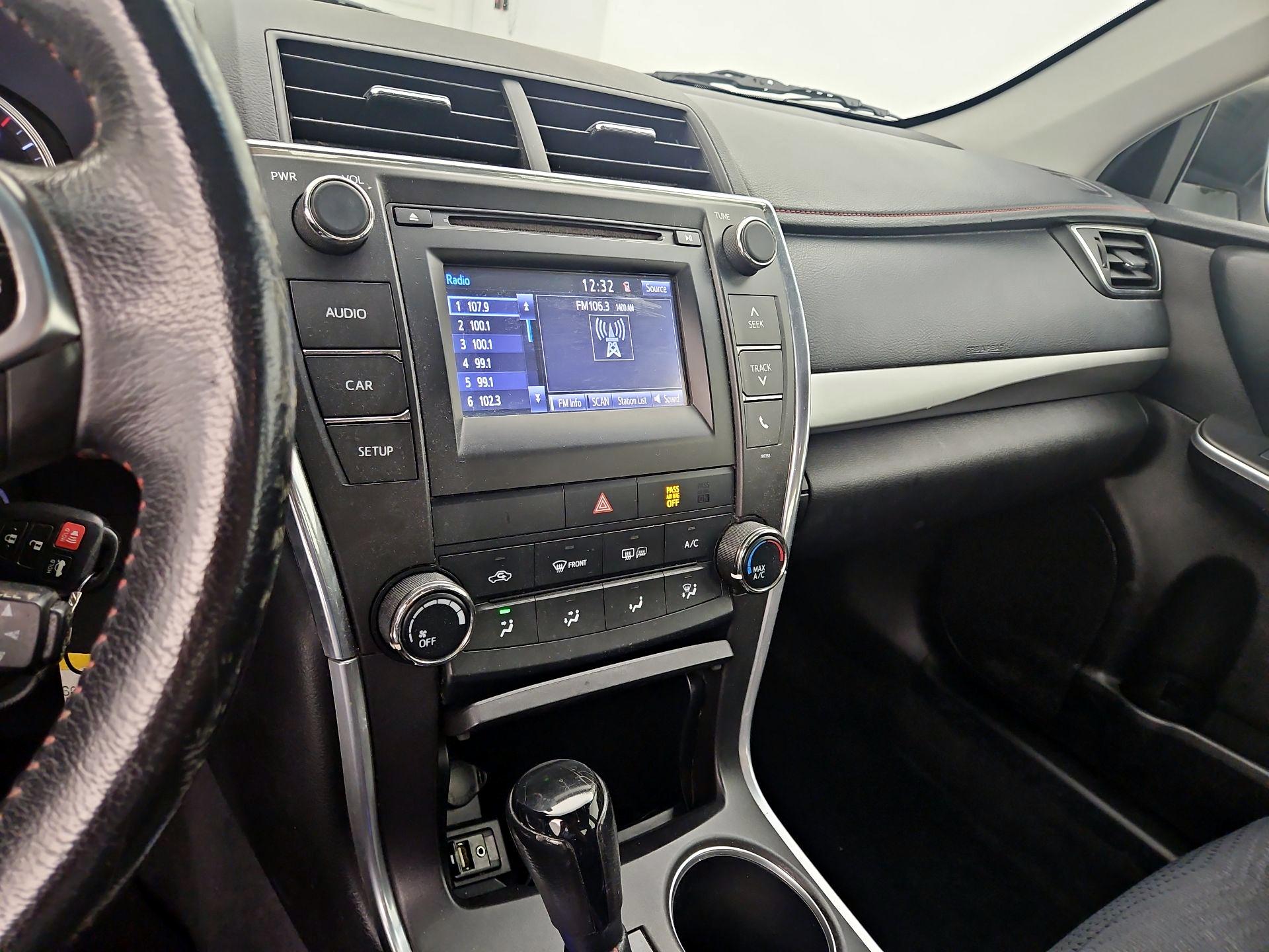 Thumbnail: 2015 Toyota Camry - 15