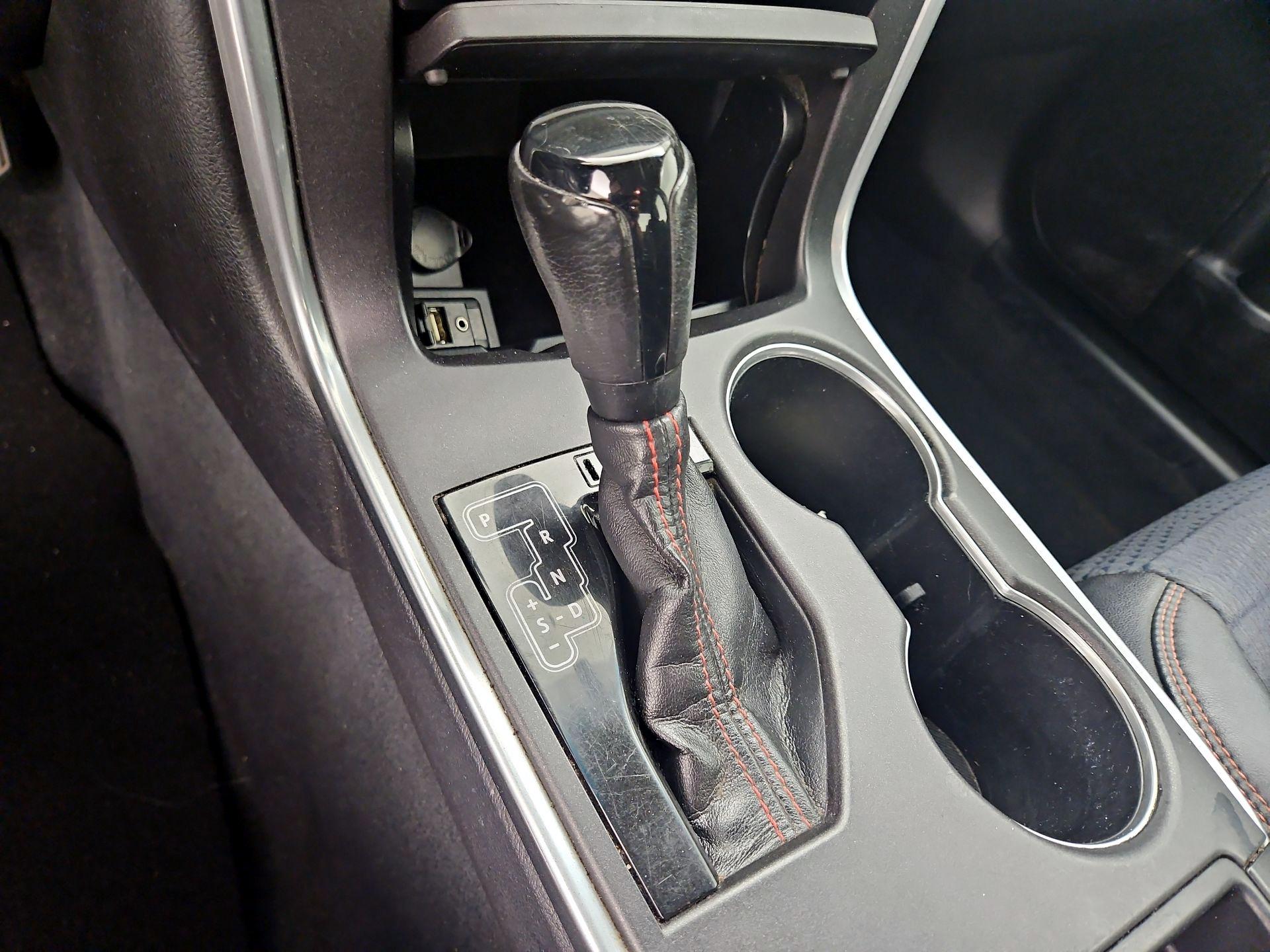 Thumbnail: 2015 Toyota Camry - 17