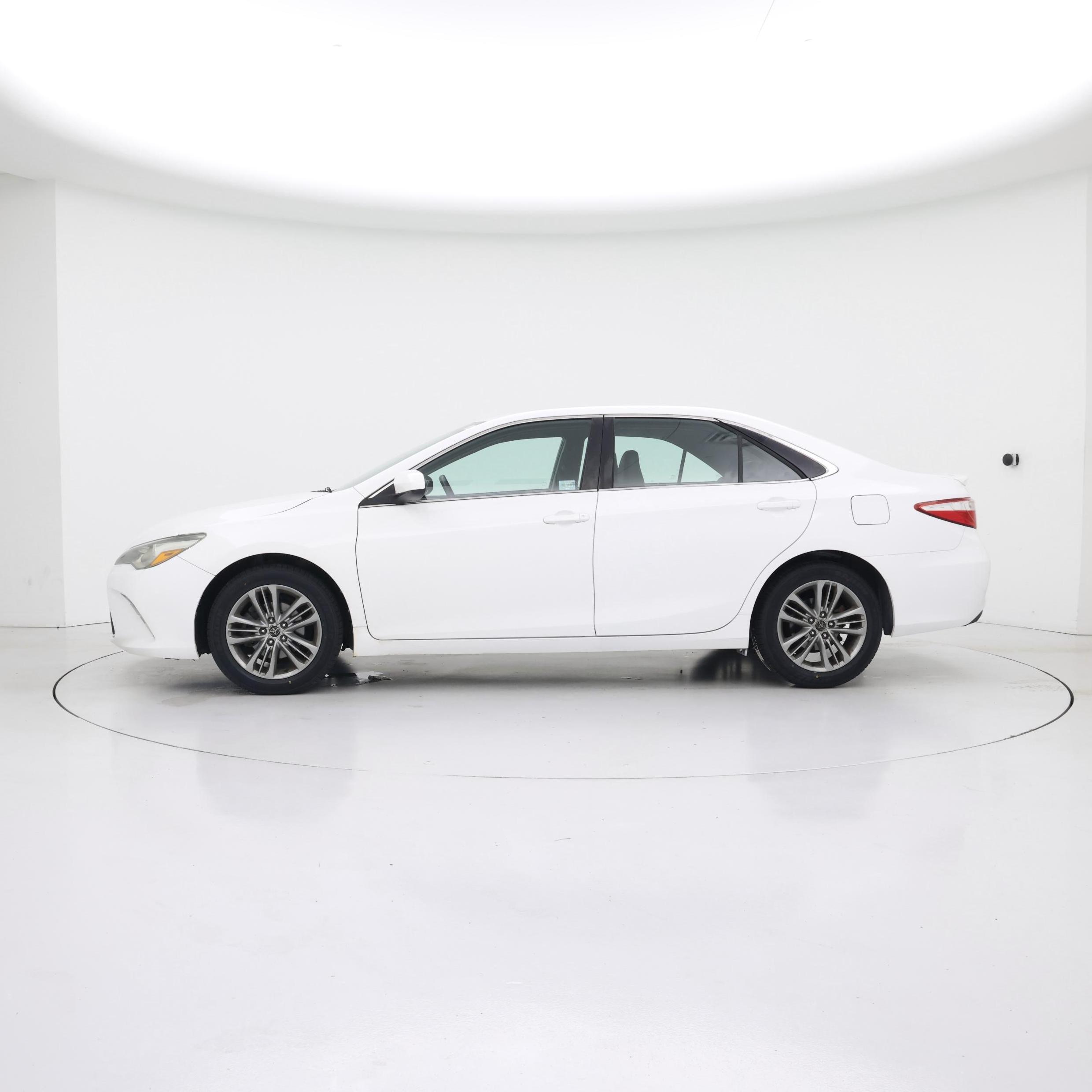 Thumbnail: 2015 Toyota Camry - 3