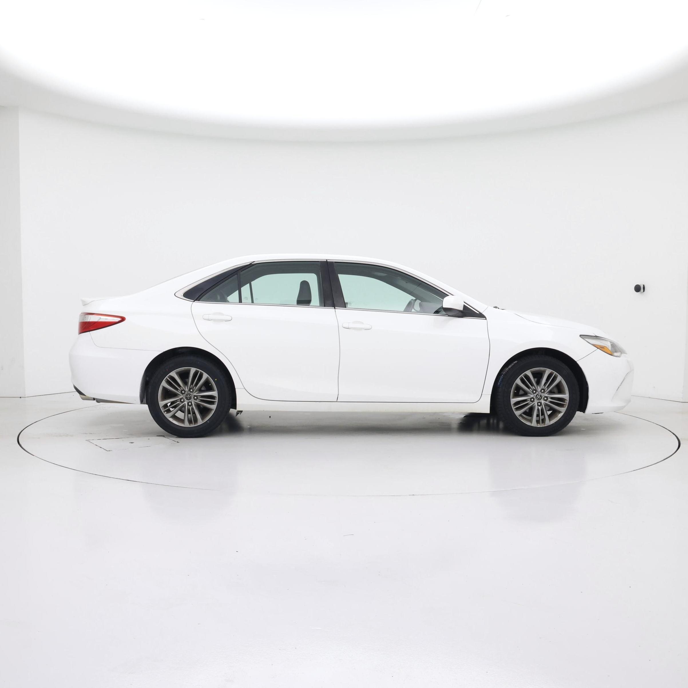 Thumbnail: 2015 Toyota Camry - 7