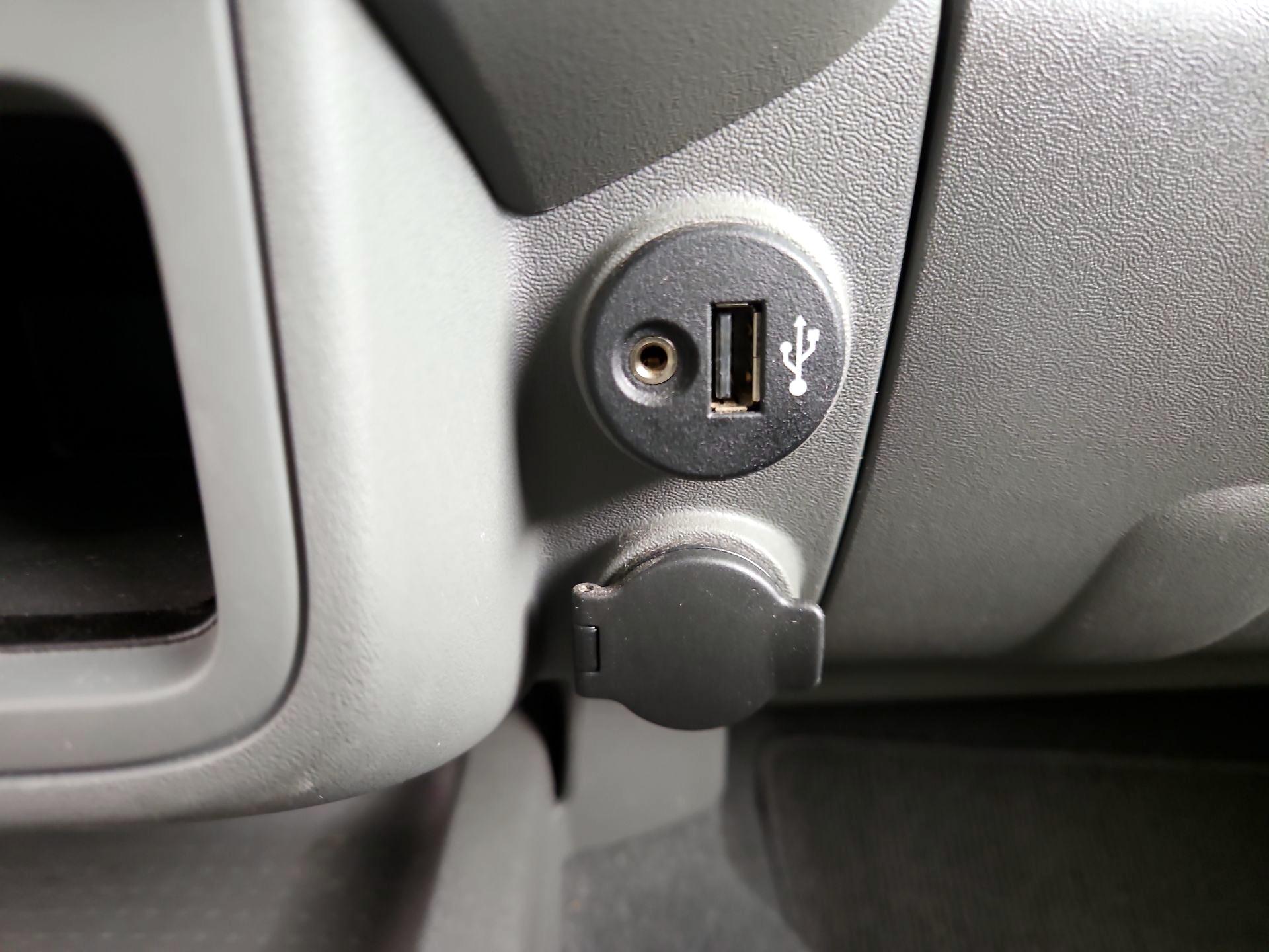 Thumbnail: 2019 Nissan Frontier - 18