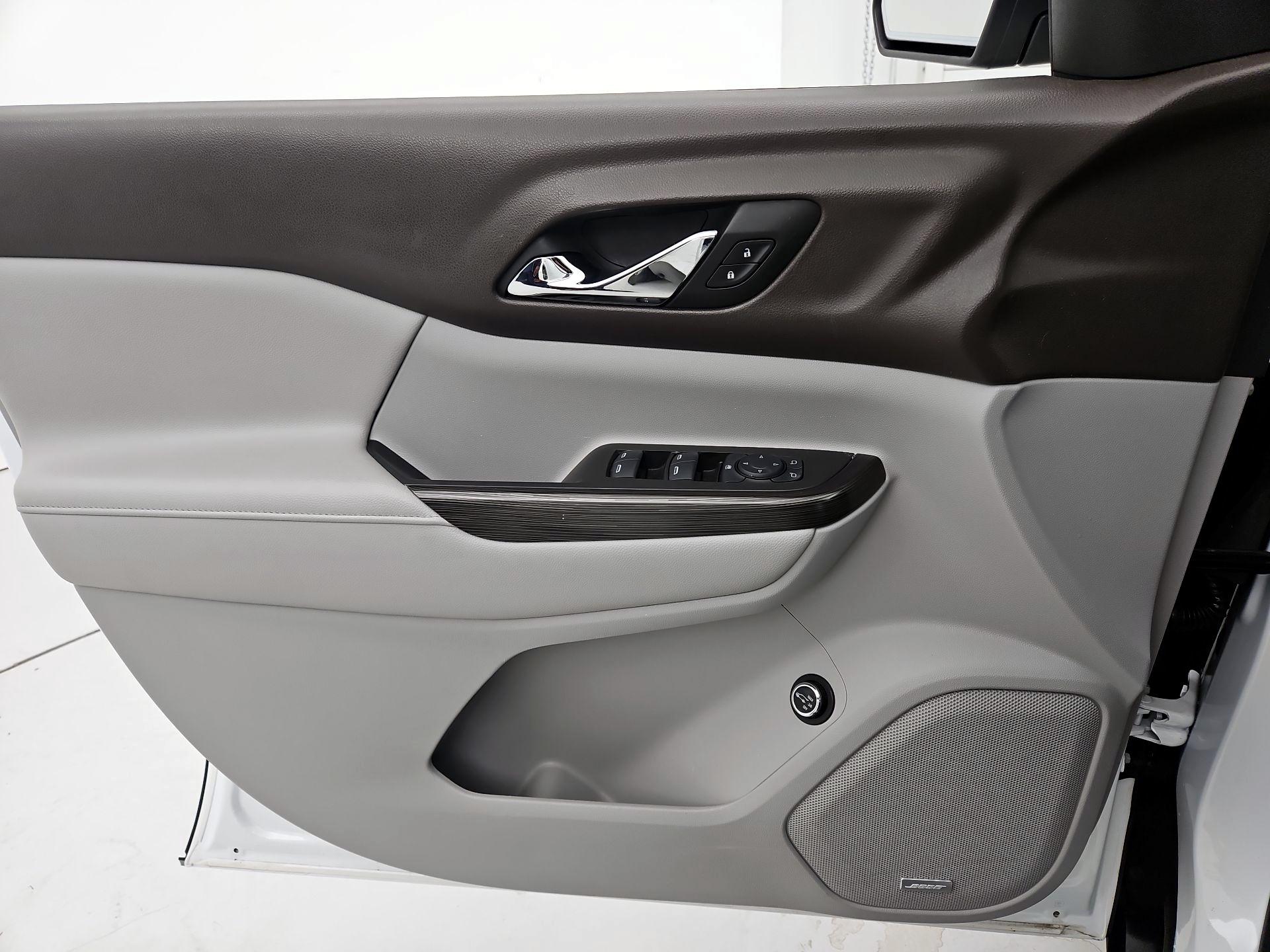 Thumbnail: 2017 GMC Acadia - 12