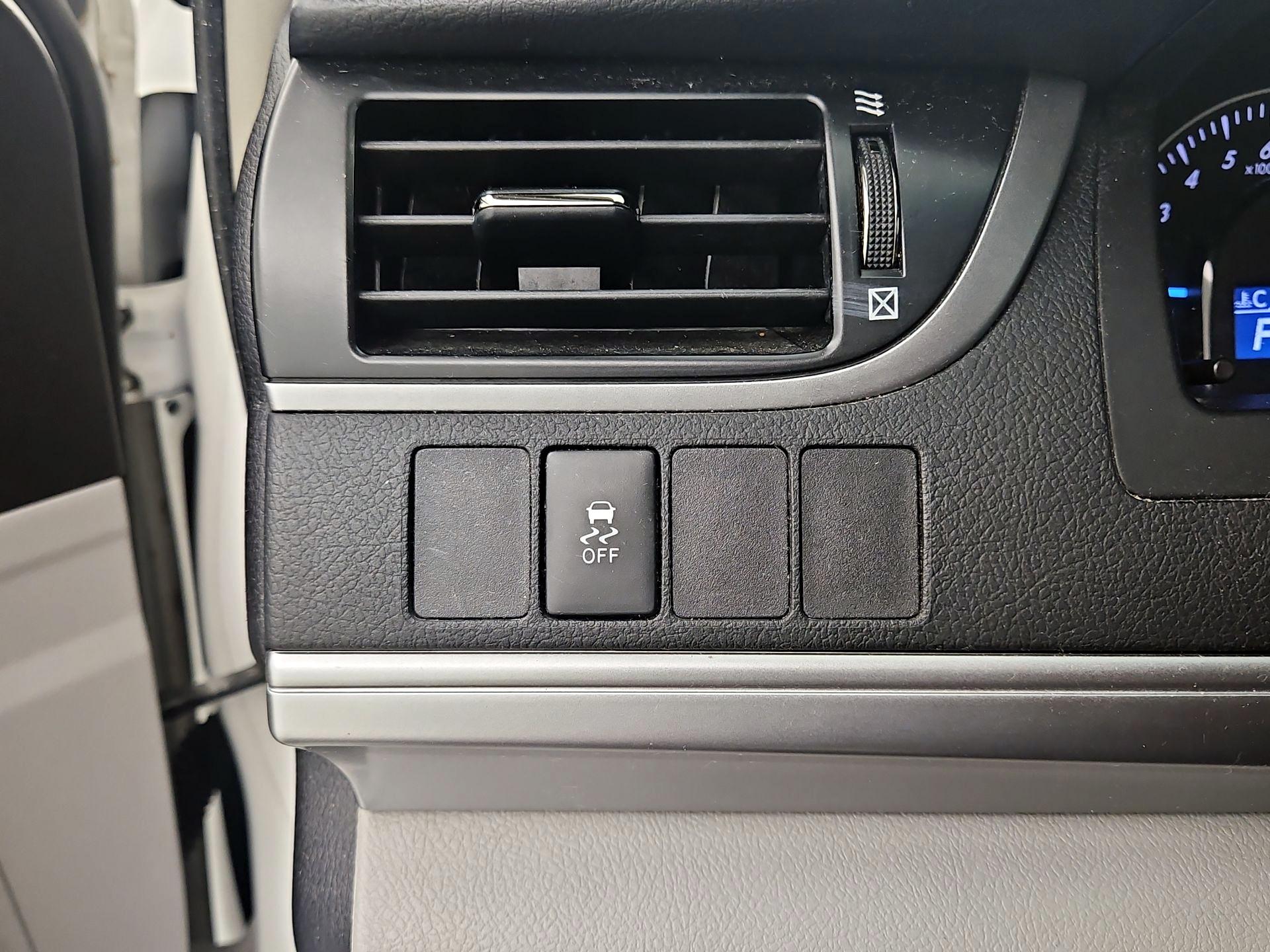 Thumbnail: 2014 Toyota Camry - 13