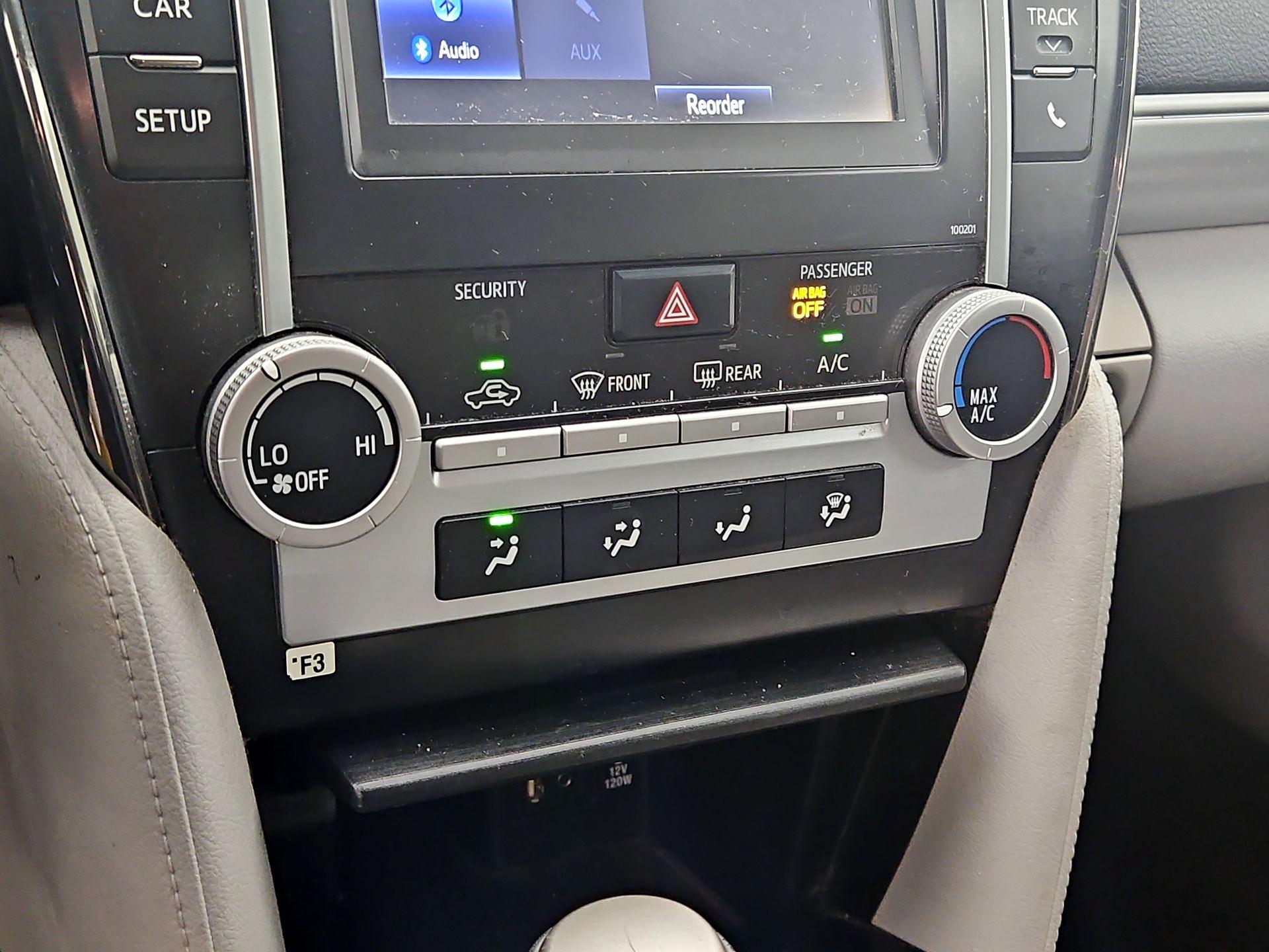 Thumbnail: 2014 Toyota Camry - 16