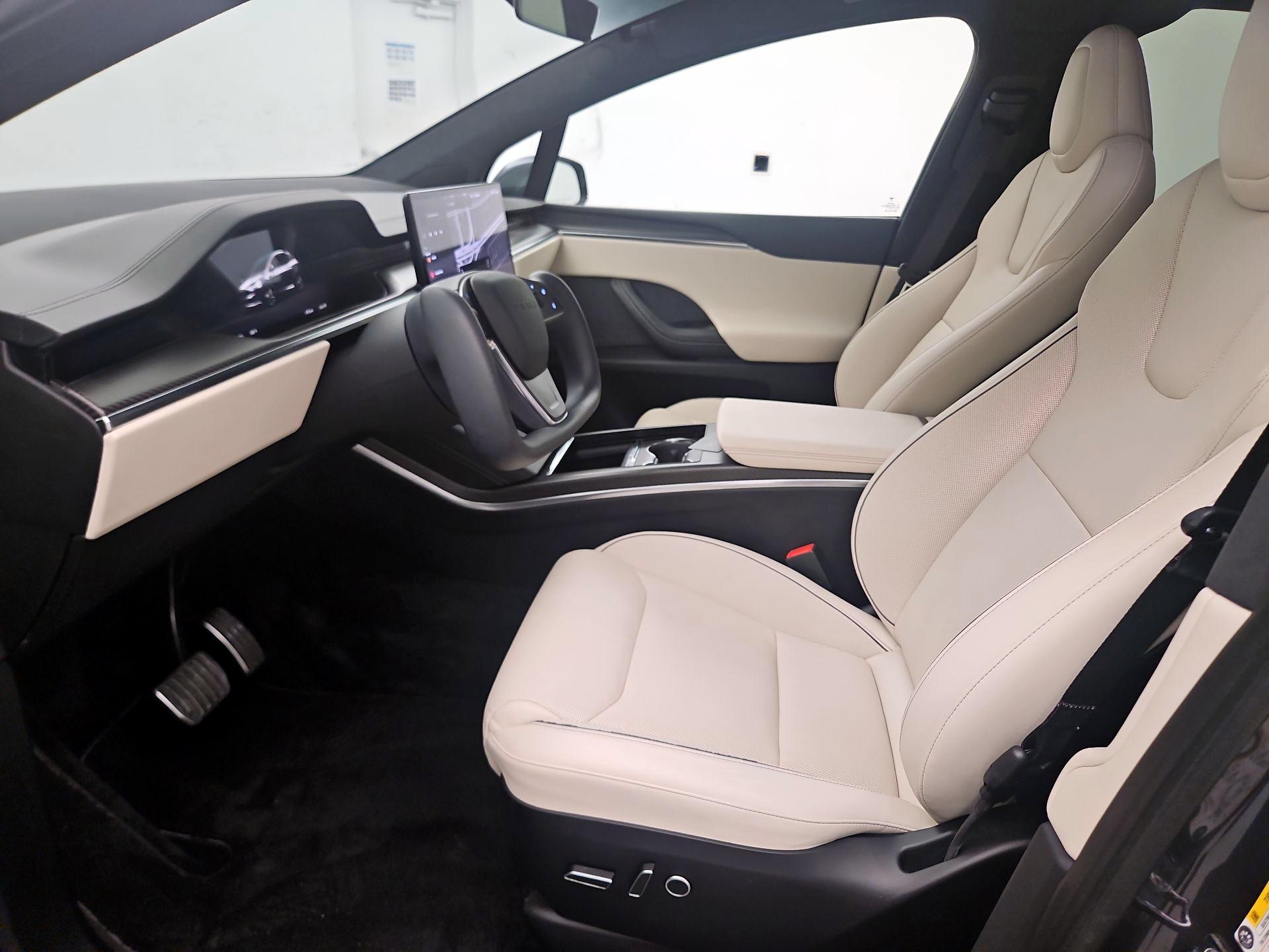 Thumbnail: 2022 Tesla Model X - 11