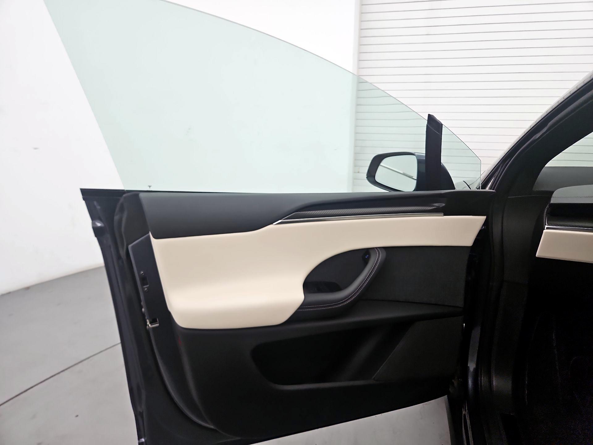 Thumbnail: 2022 Tesla Model X - 12