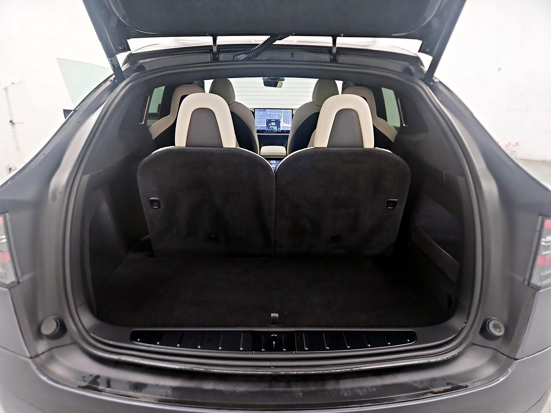 Thumbnail: 2022 Tesla Model X - 19