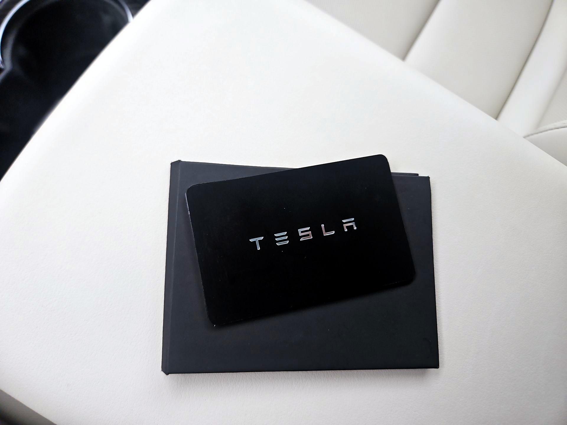 Thumbnail: 2022 Tesla Model X - 20