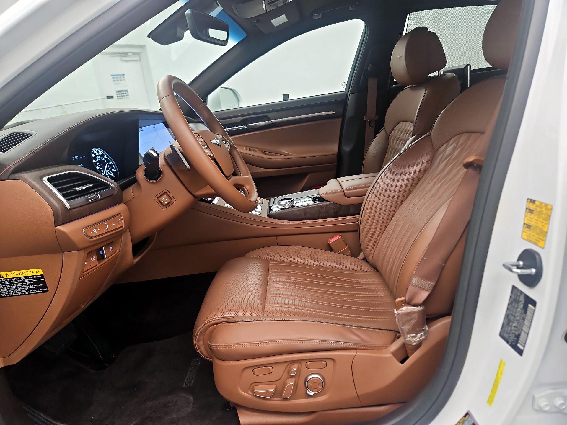 Thumbnail: 2022 Genesis G90 - 11