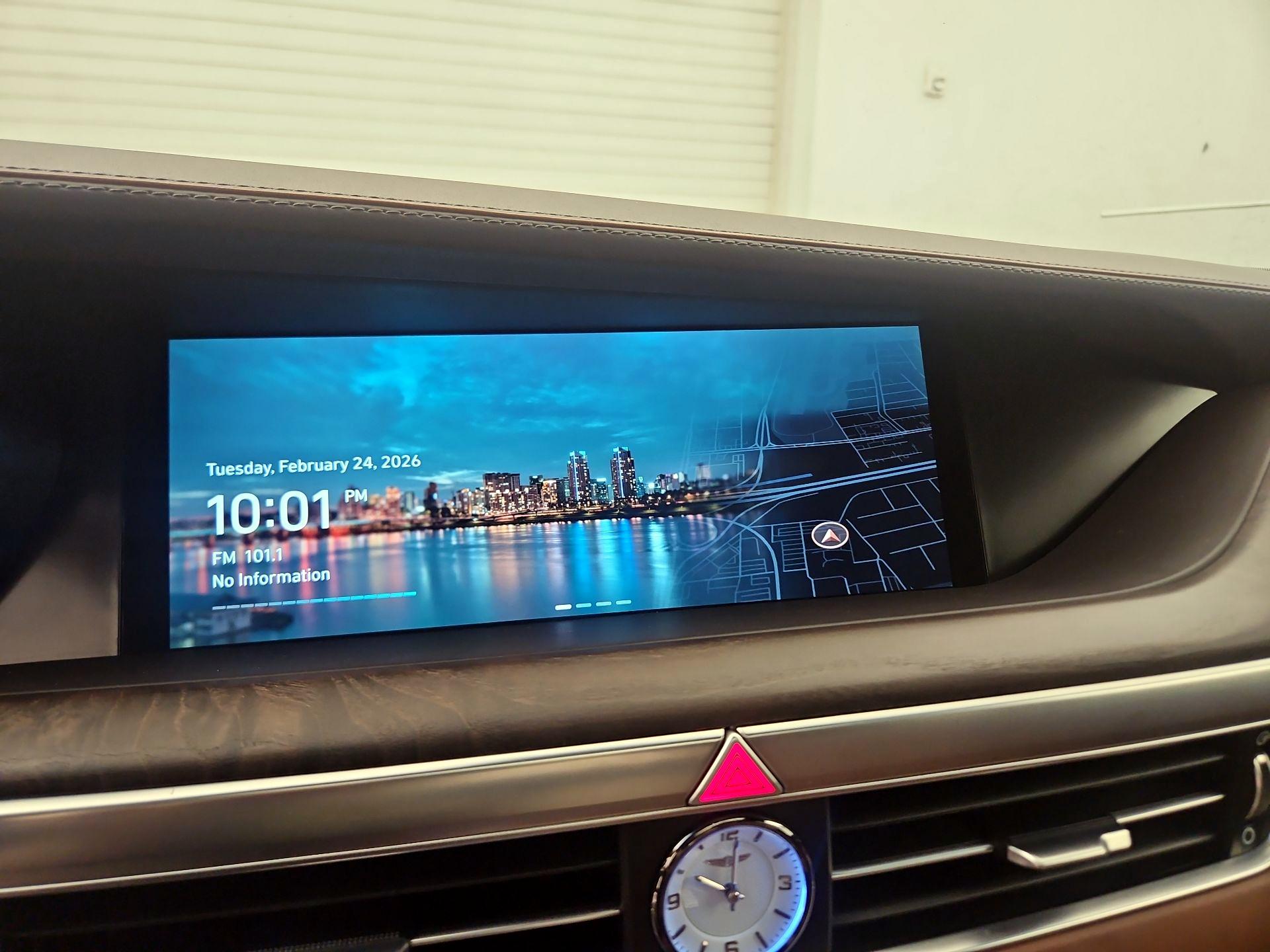 Thumbnail: 2022 Genesis G90 - 16