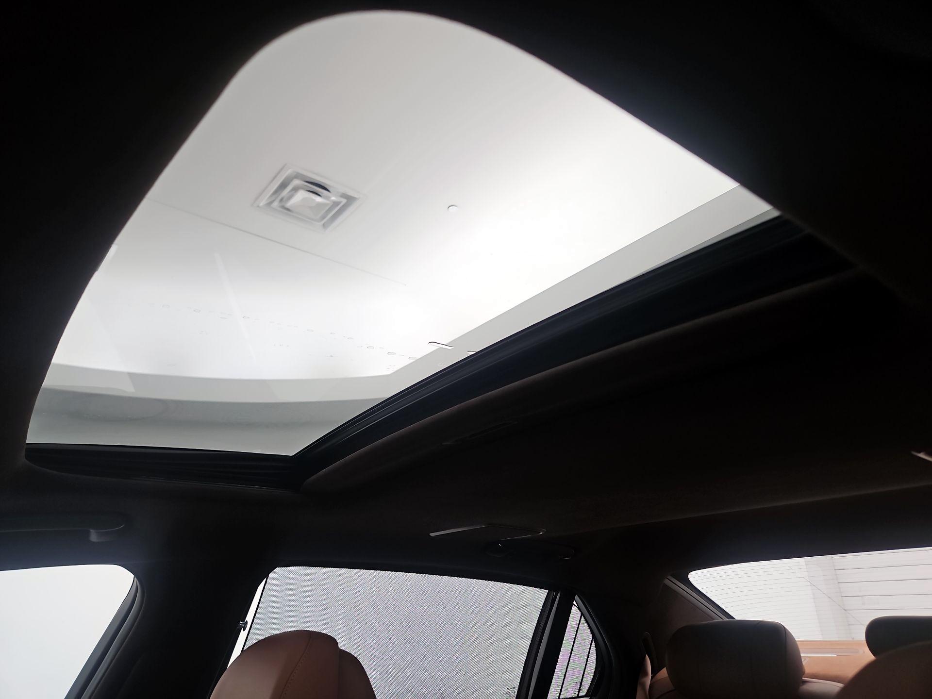 Thumbnail: 2022 Genesis G90 - 20