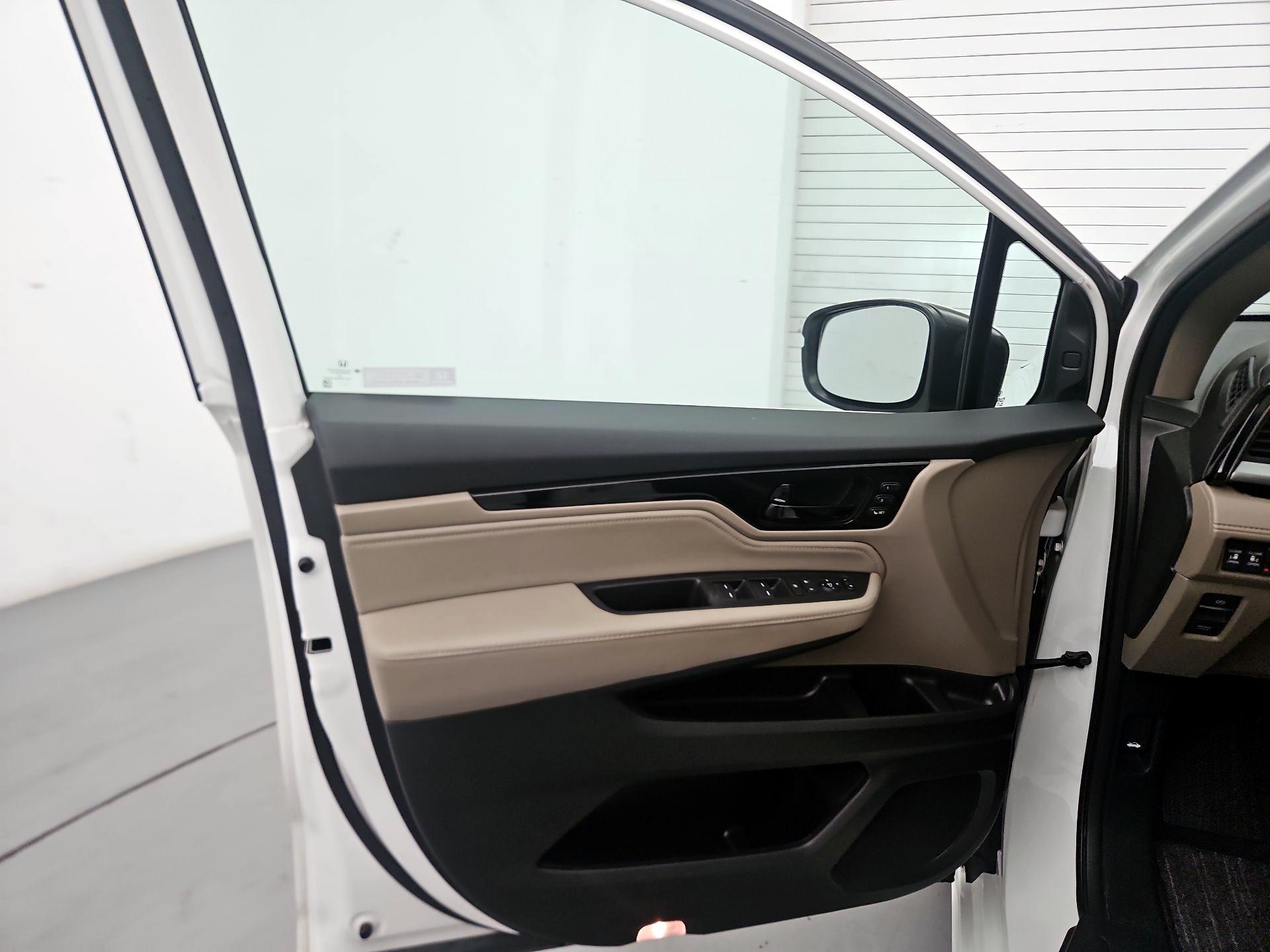 Thumbnail: 2021 Honda Odyssey - 12