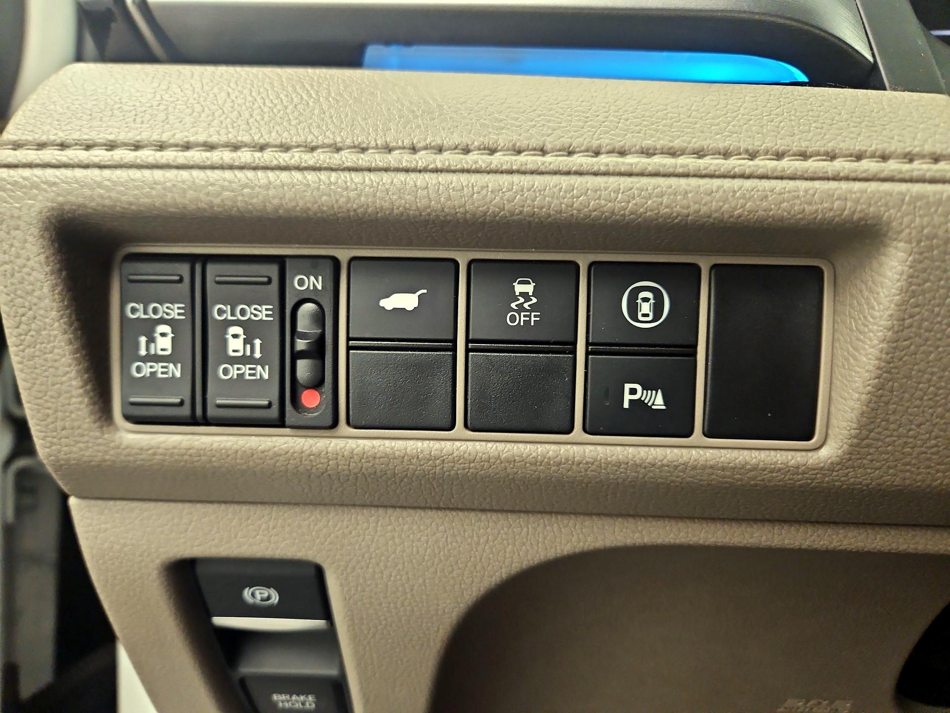 Thumbnail: 2021 Honda Odyssey - 13