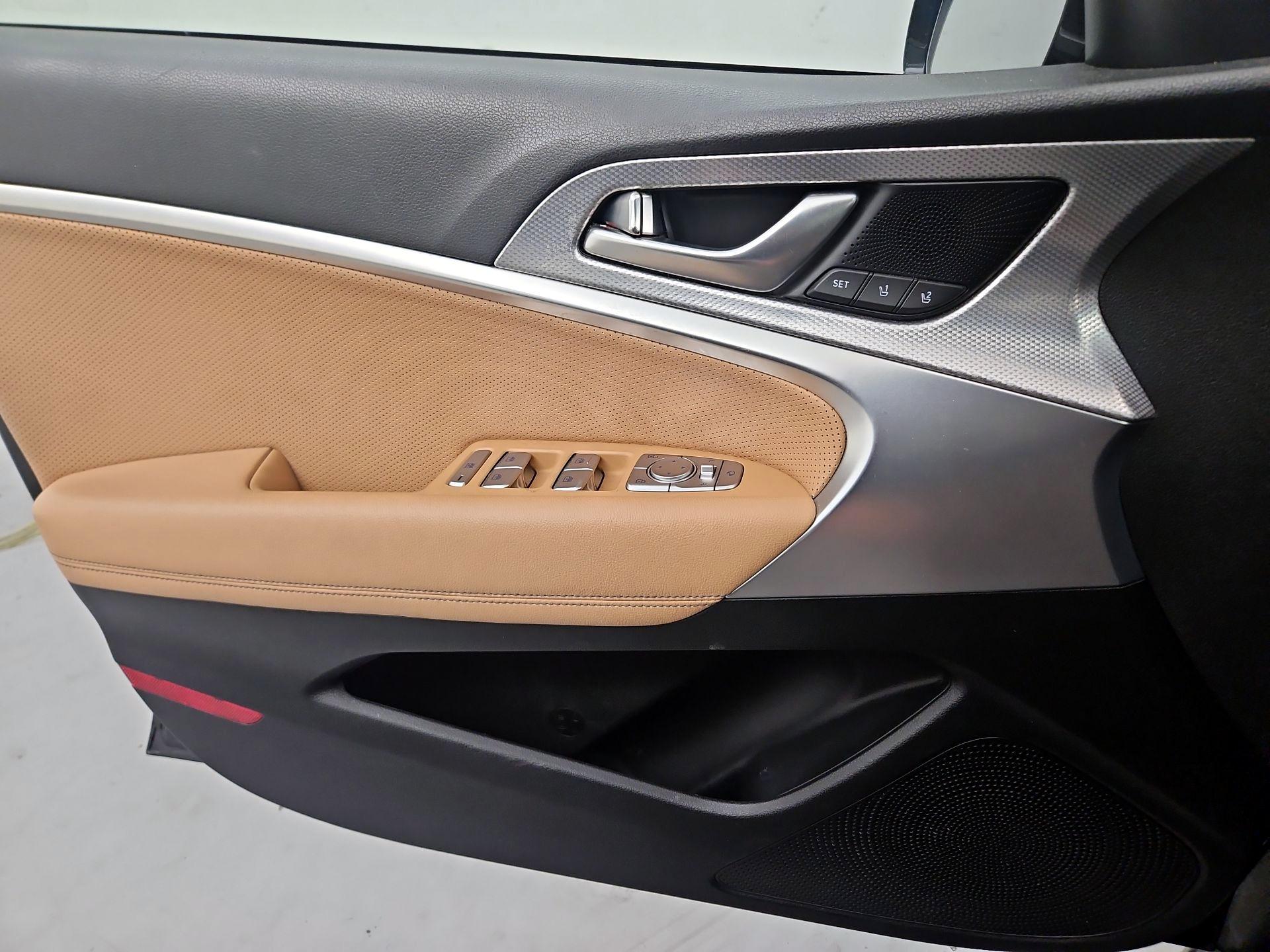 Thumbnail: 2022 Genesis G70 - 12