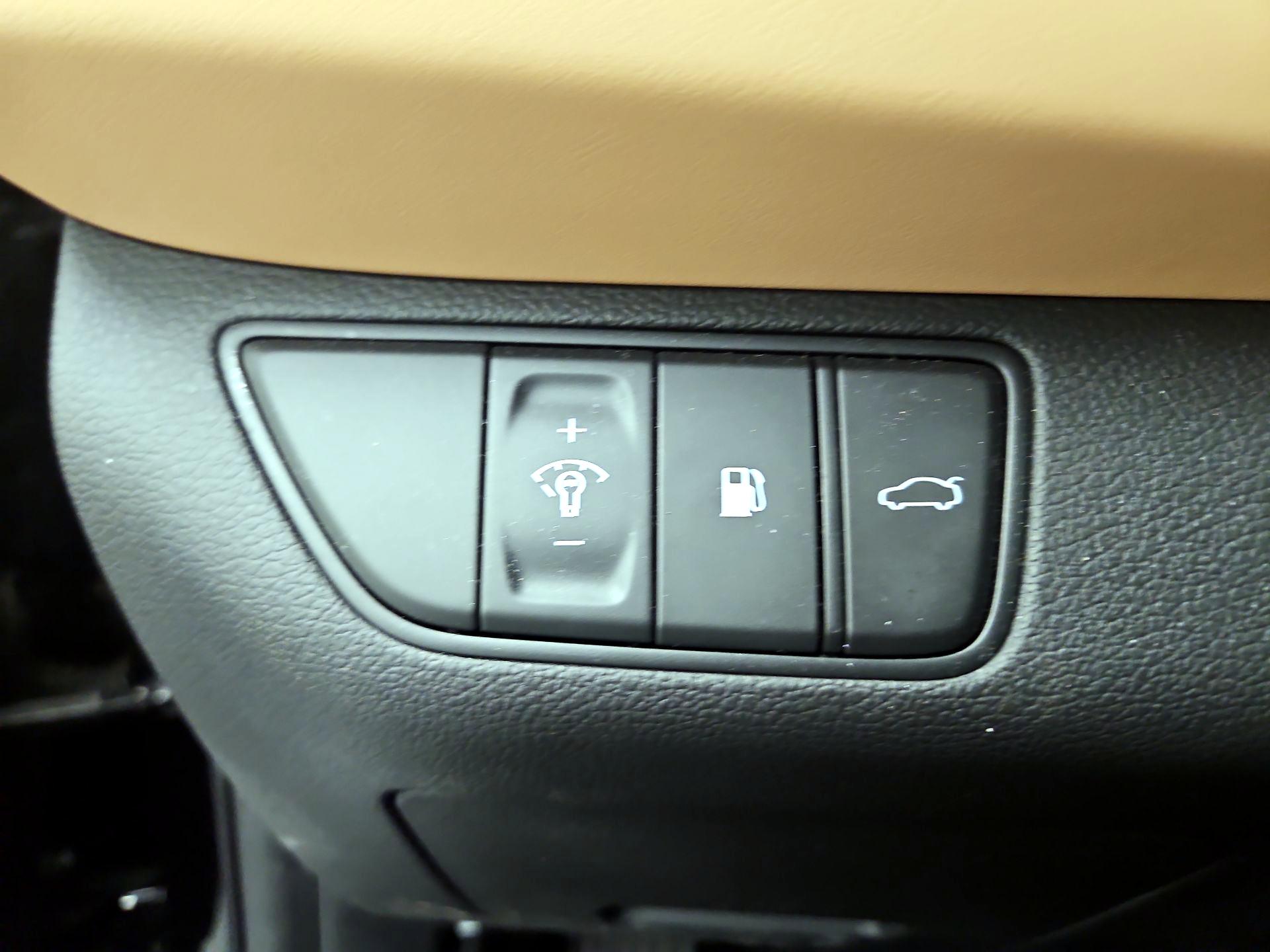 Thumbnail: 2022 Genesis G70 - 13