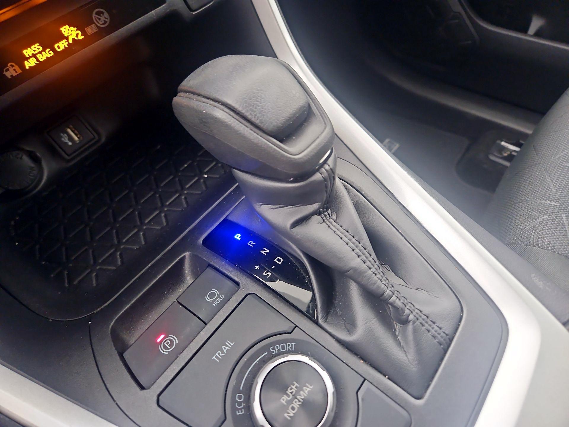 Thumbnail: 2024 Toyota RAV4 - 17