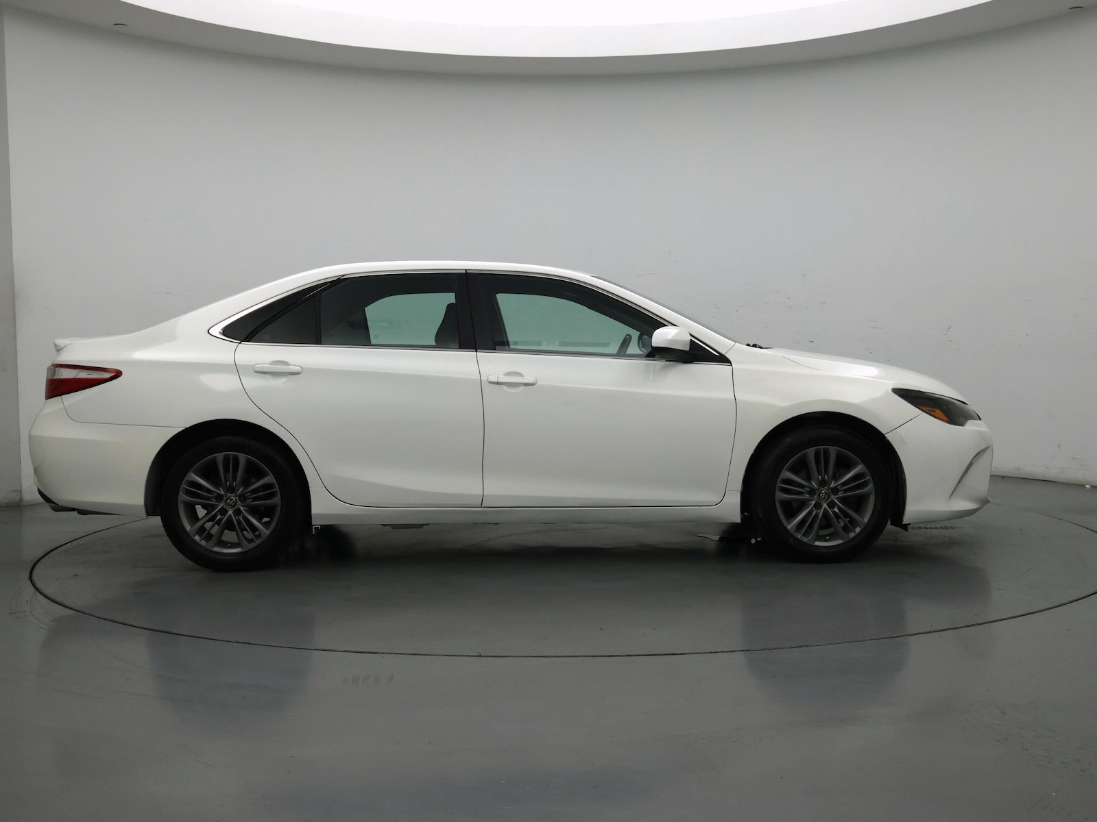 2017 Toyota Camry SE - Photo 8