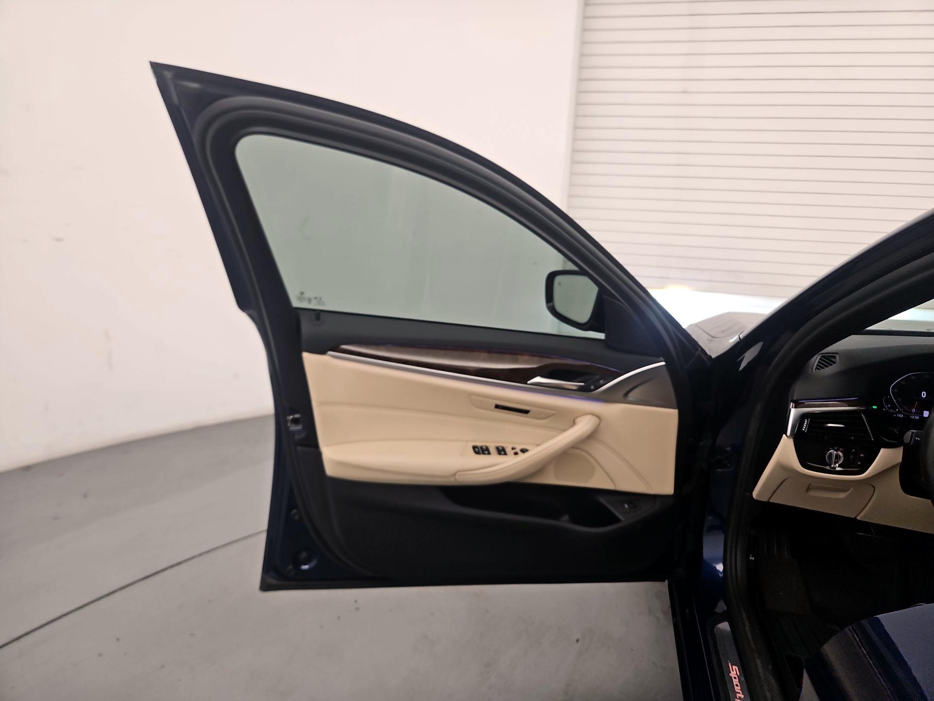 Thumbnail: 2020 BMW 5 Series - 12