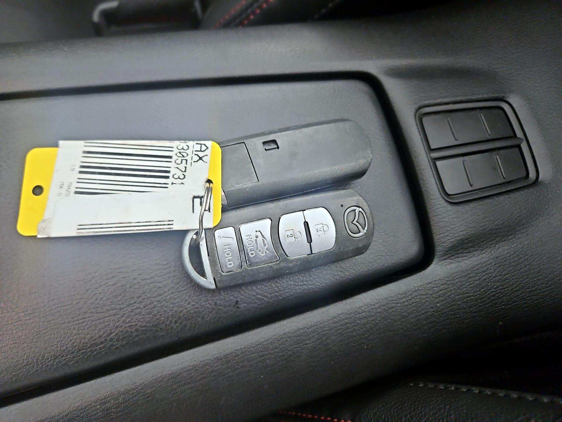 Thumbnail: 2019 Mazda MX-5 Miata - 18