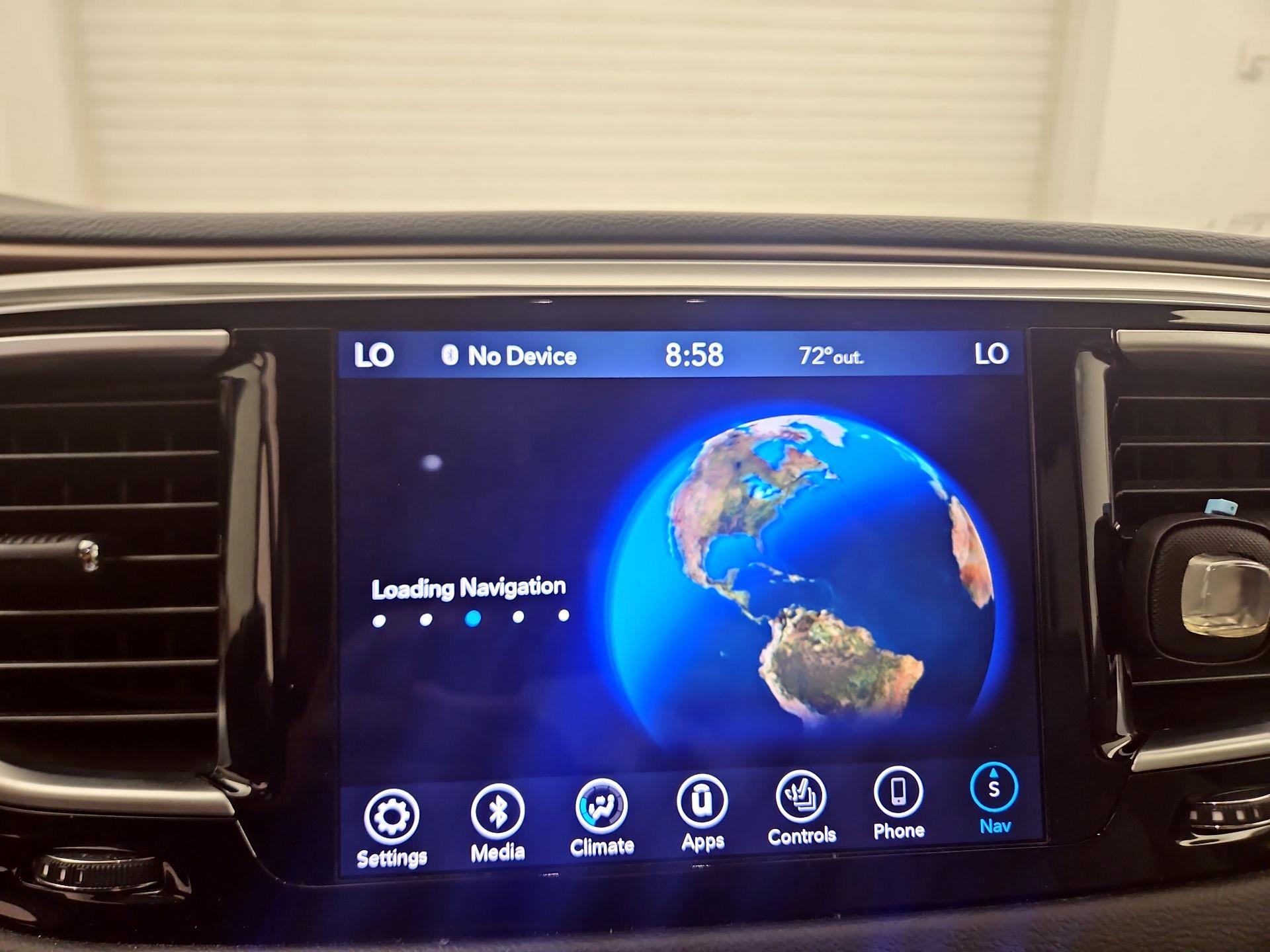 Thumbnail: 2018 Chrysler Pacifica - 15