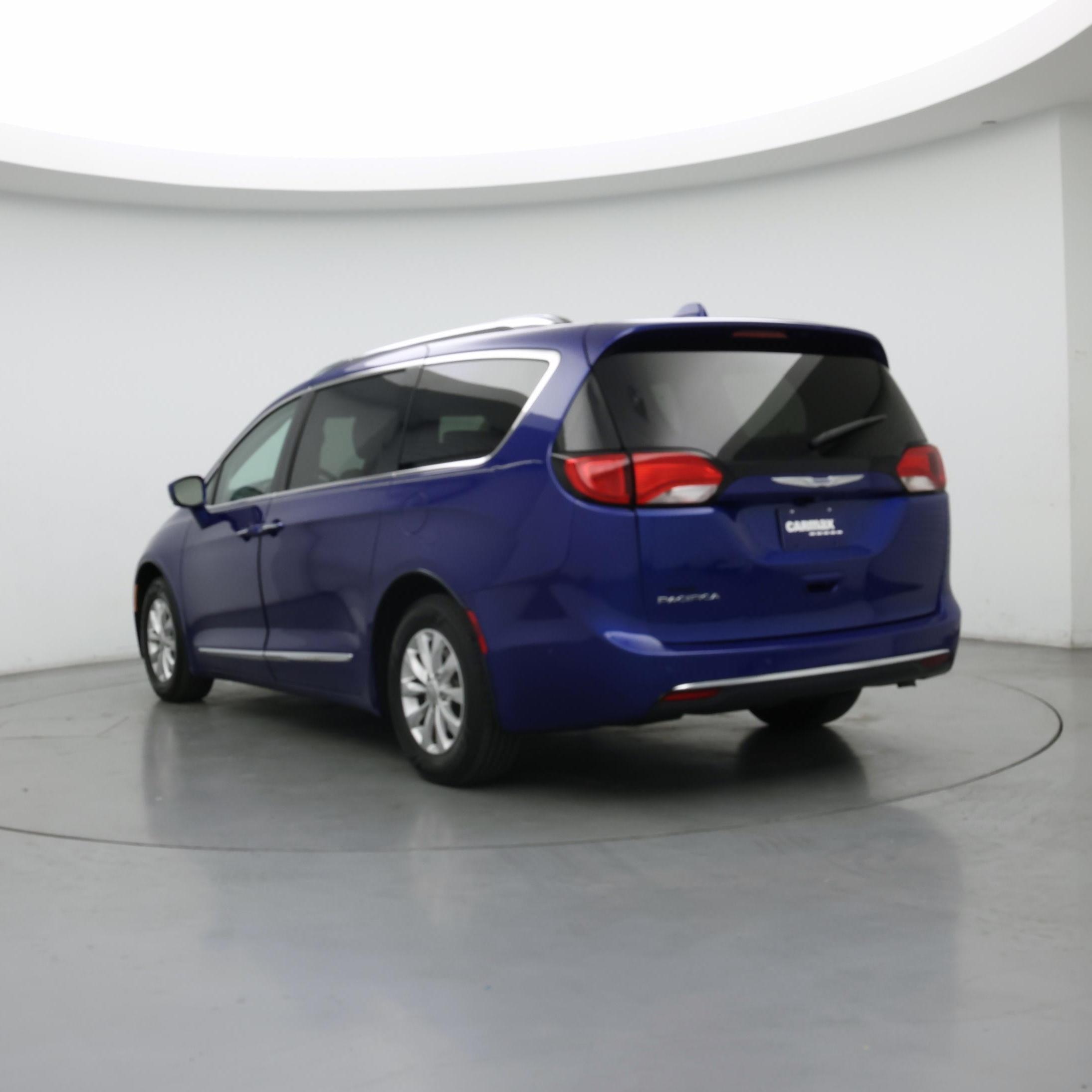 Thumbnail: 2018 Chrysler Pacifica - 2