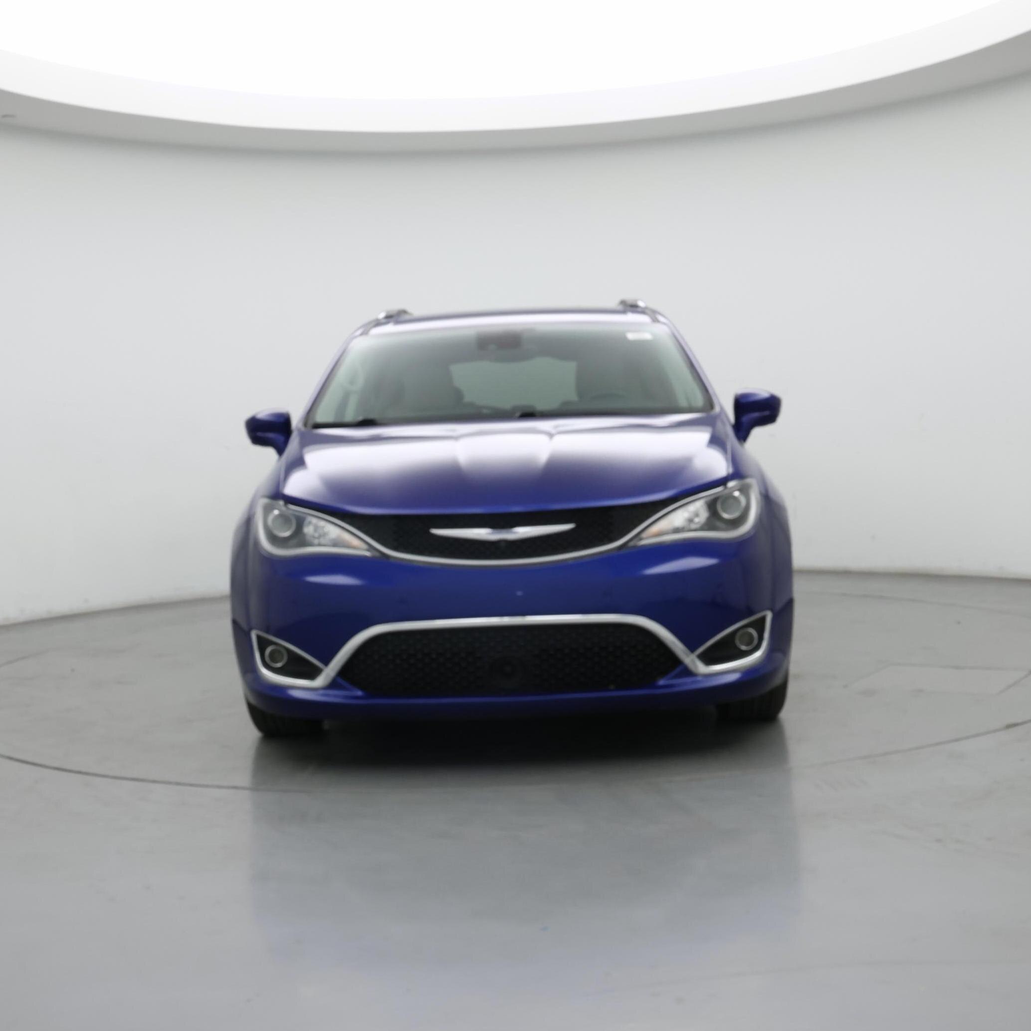 Thumbnail: 2018 Chrysler Pacifica - 5