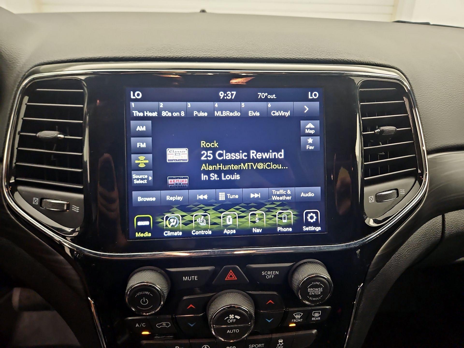 Thumbnail: 2022 Jeep Grand Cherokee - 15