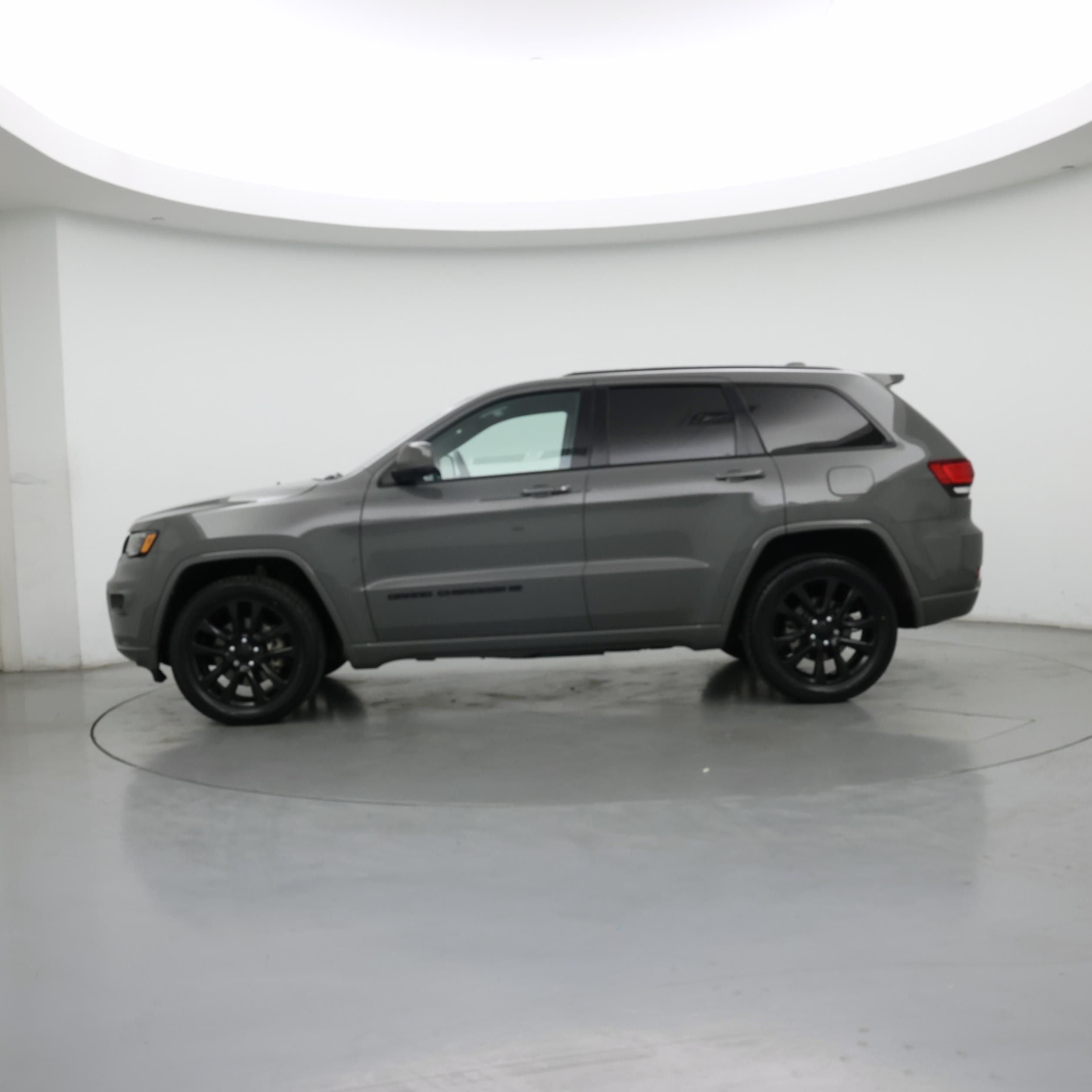 Thumbnail: 2022 Jeep Grand Cherokee - 3
