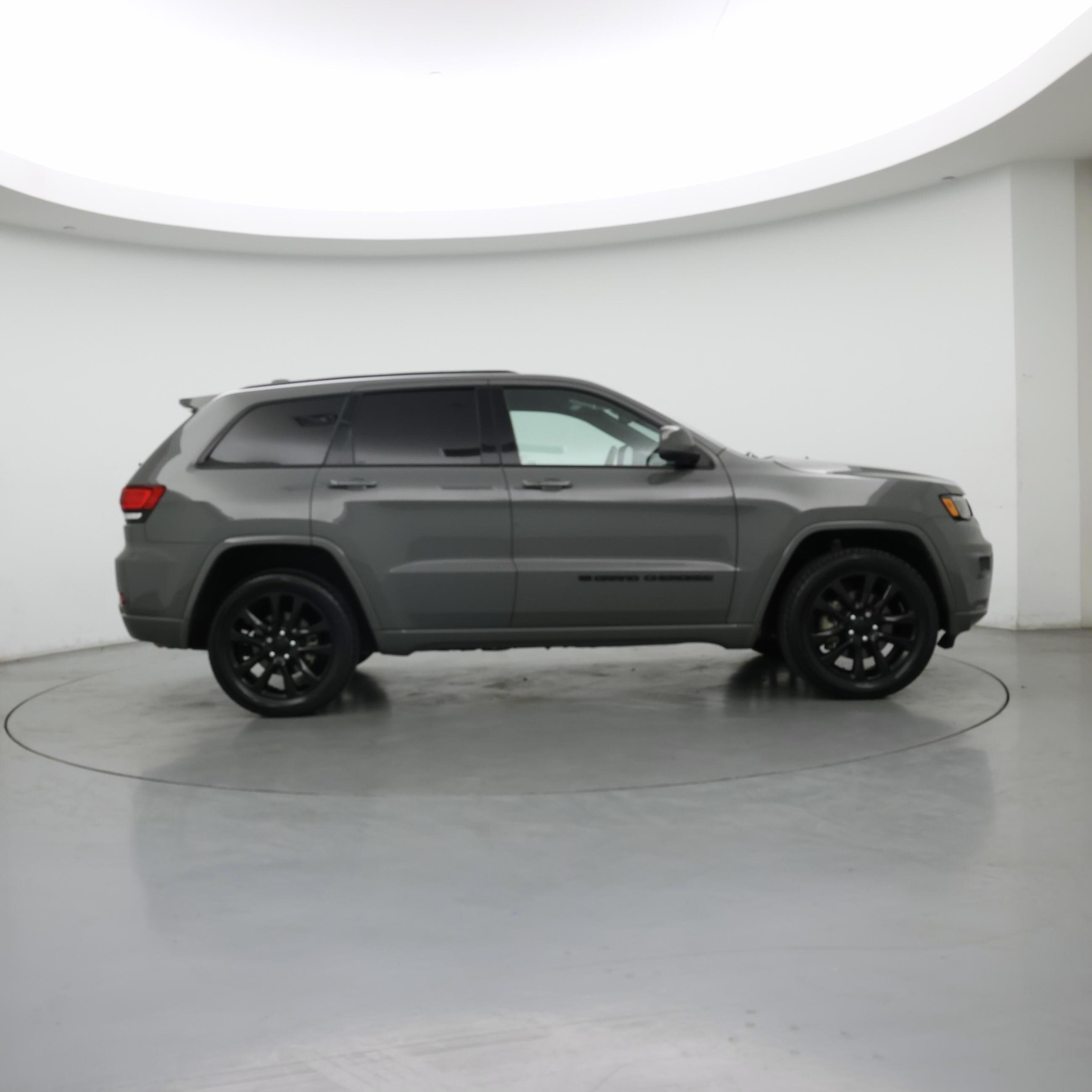 Thumbnail: 2022 Jeep Grand Cherokee - 7